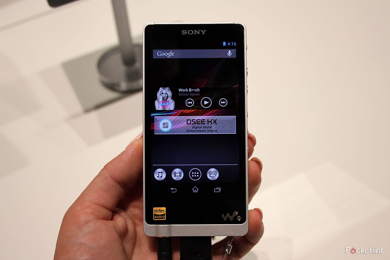 sony nwz zx1 walkman loves high res music is a bit of a handful hands on image 9