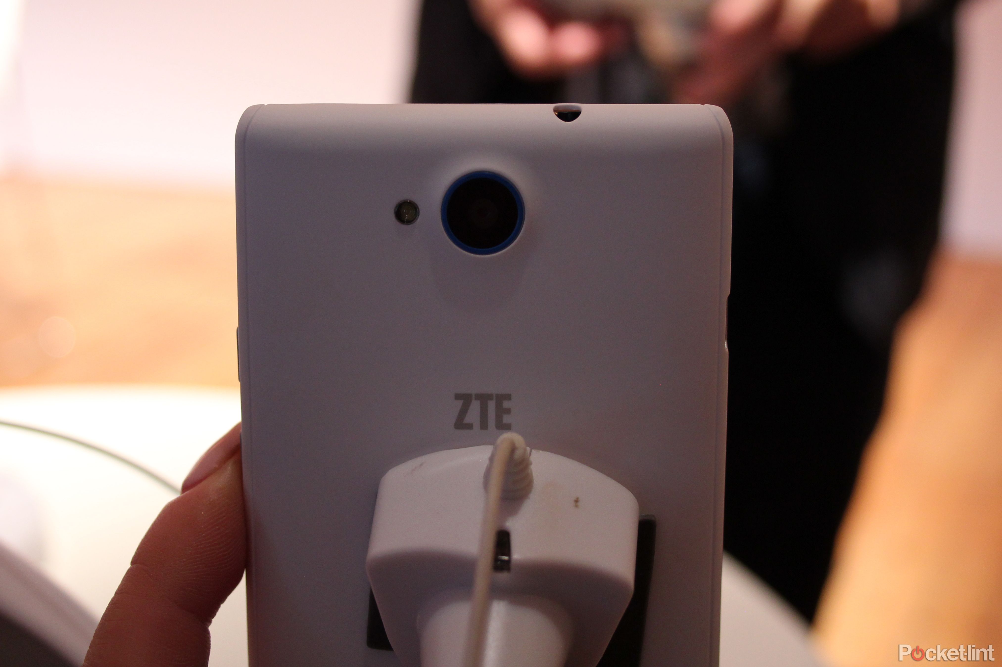 zte announces blade vec 3g blade vec 4g and zte kis 3 max smartphones all under 230 image 18