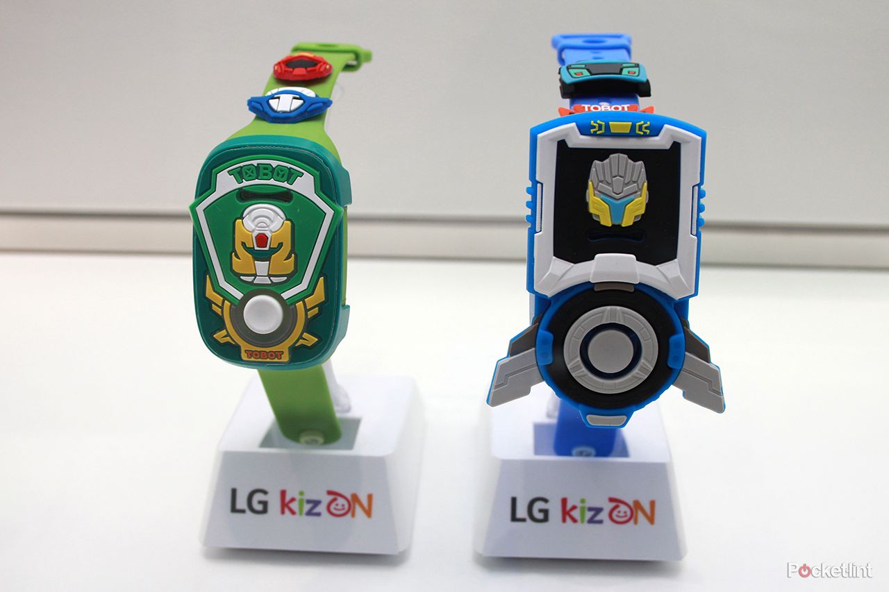 lg kizon smartwatch lets you directly call and track your little ones hands on image 10