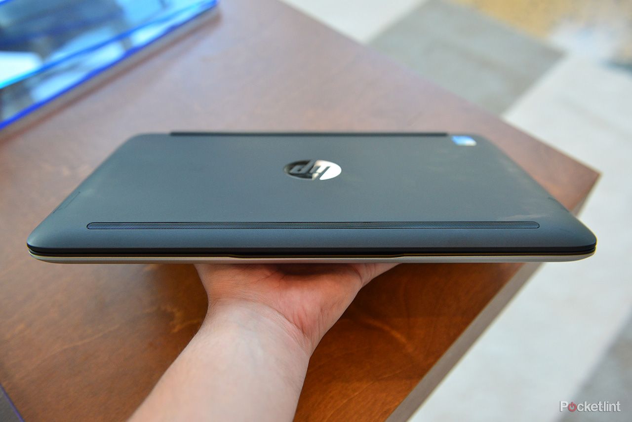 hands on hp pavilion x2 2 in 1 pushes screen gloss to excess image 8