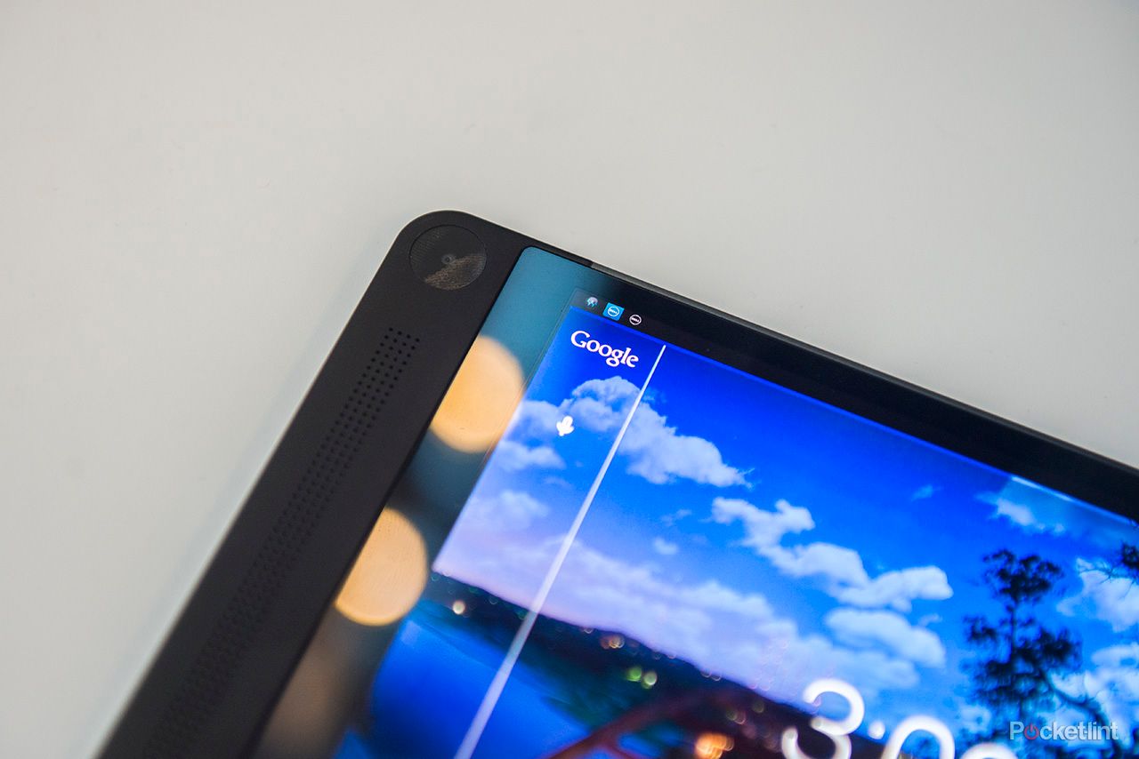 hands on dell venue 8 7000 review world s thinnest tablet shows off 6mm chassis 2k screen and camera smarts image 5