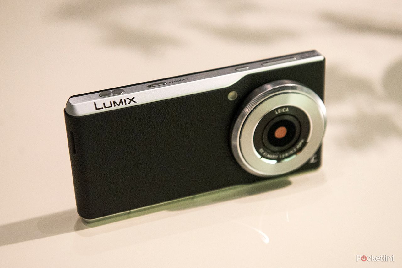 hands on panasonic lumix cm1 review is it a camera is it a phone it s a bit of both image 1