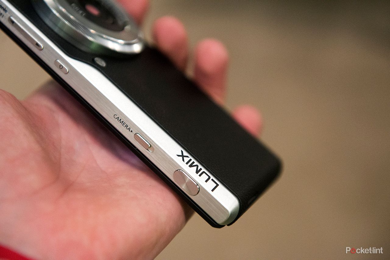 hands on panasonic lumix cm1 review is it a camera is it a phone it s a bit of both image 8