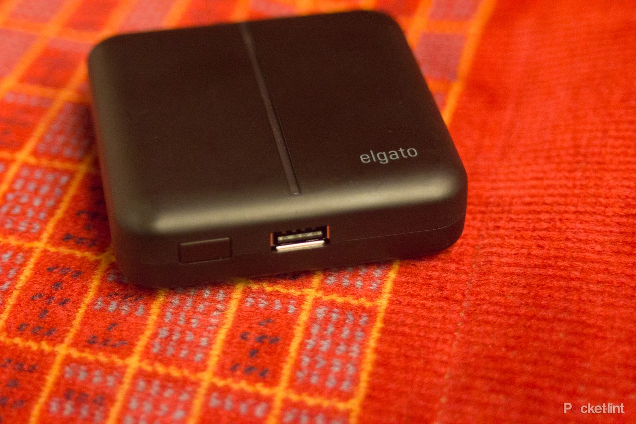 elgato smart power review the portable charger that comes with an app image 1