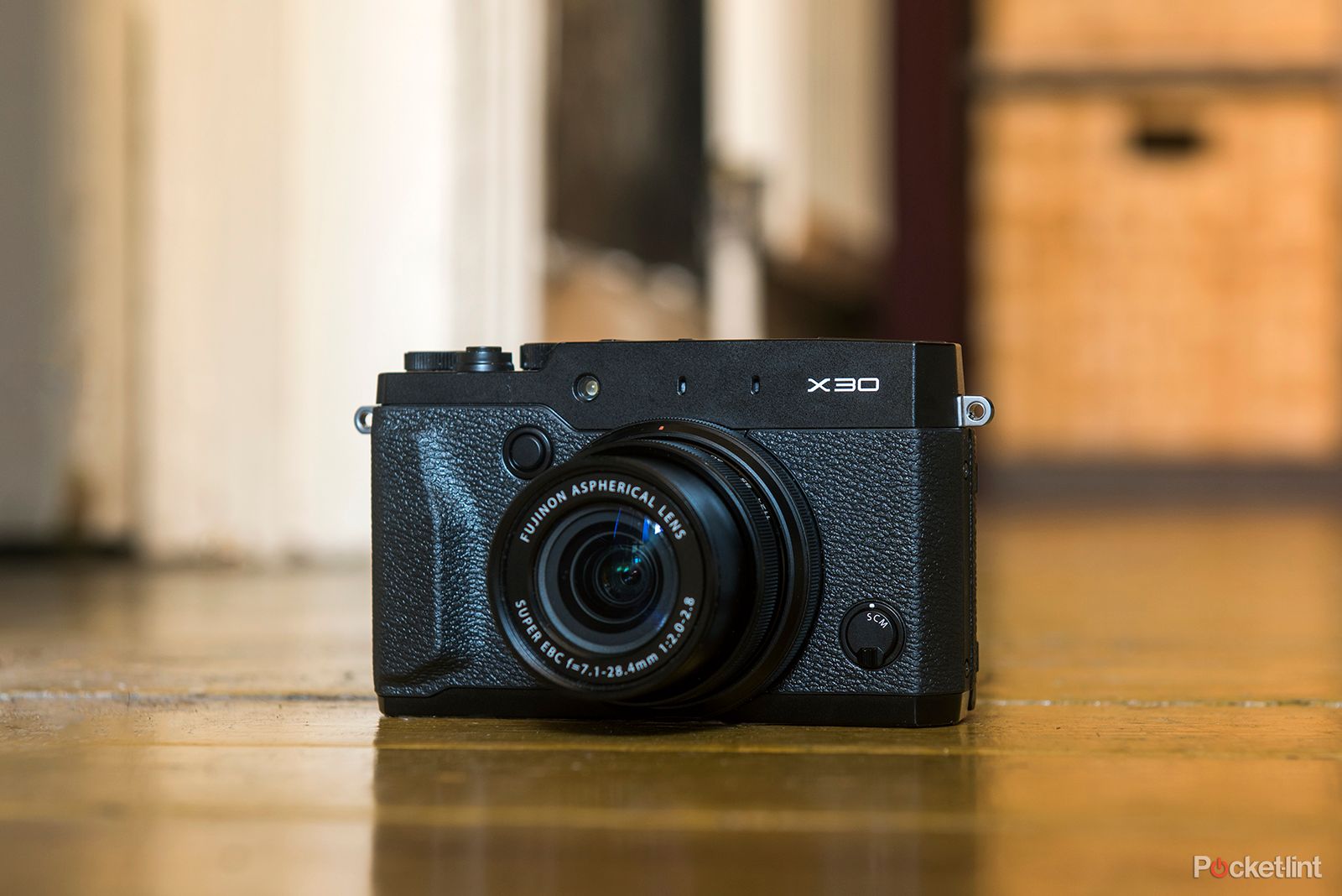Fujifilm X30 review: Bigger and better, but beleaguered