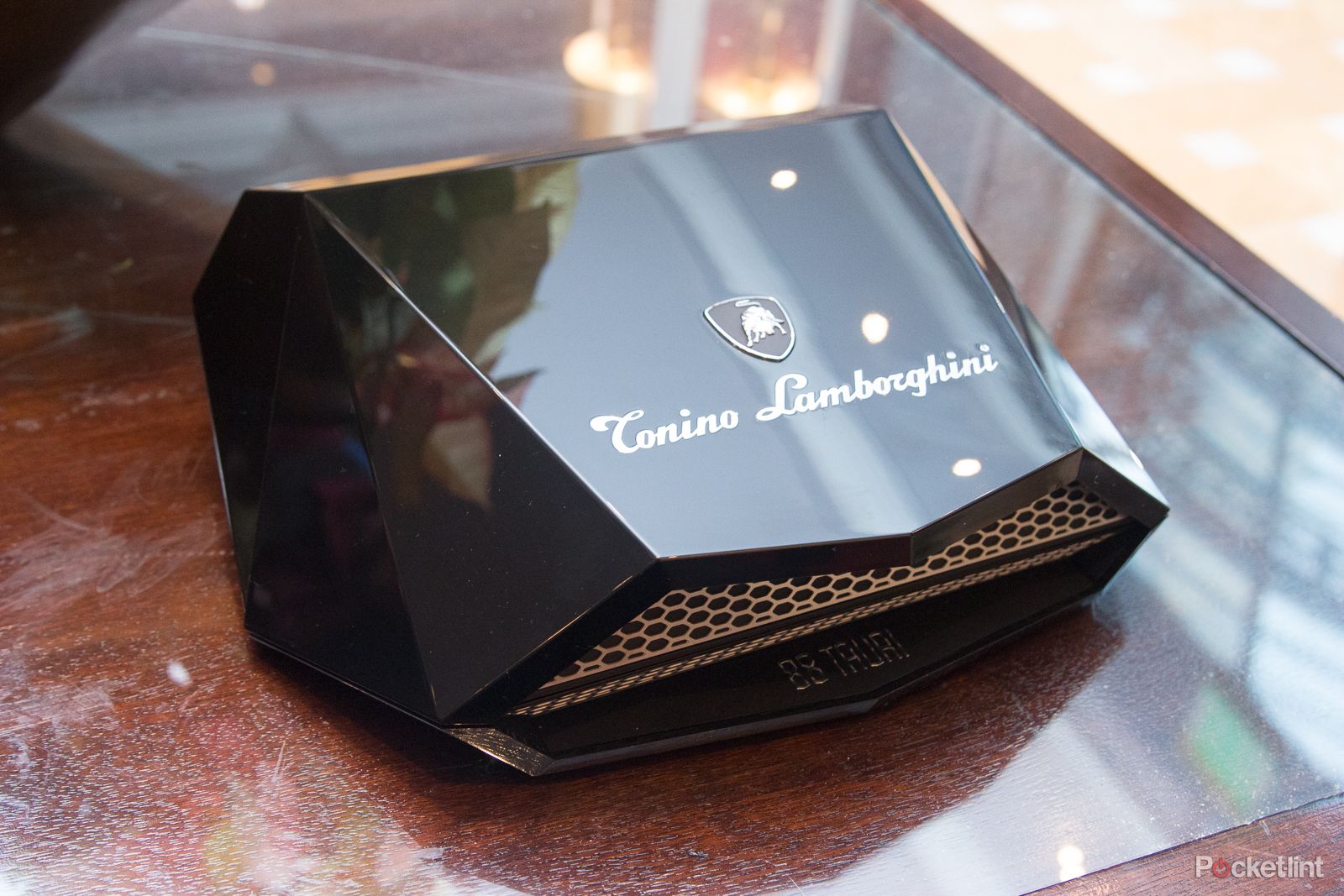 tonino lamborghini 88 tauri hands on with the 6 000 stainless steel and leather smartphone image 3