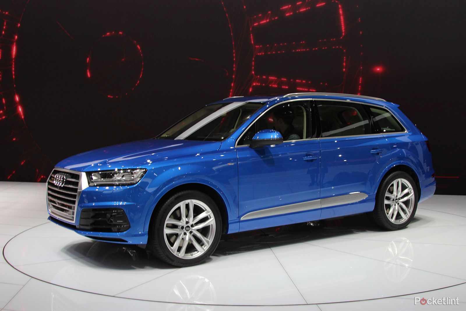 audi q7 awesome tech meets awkward design hands on  image 1