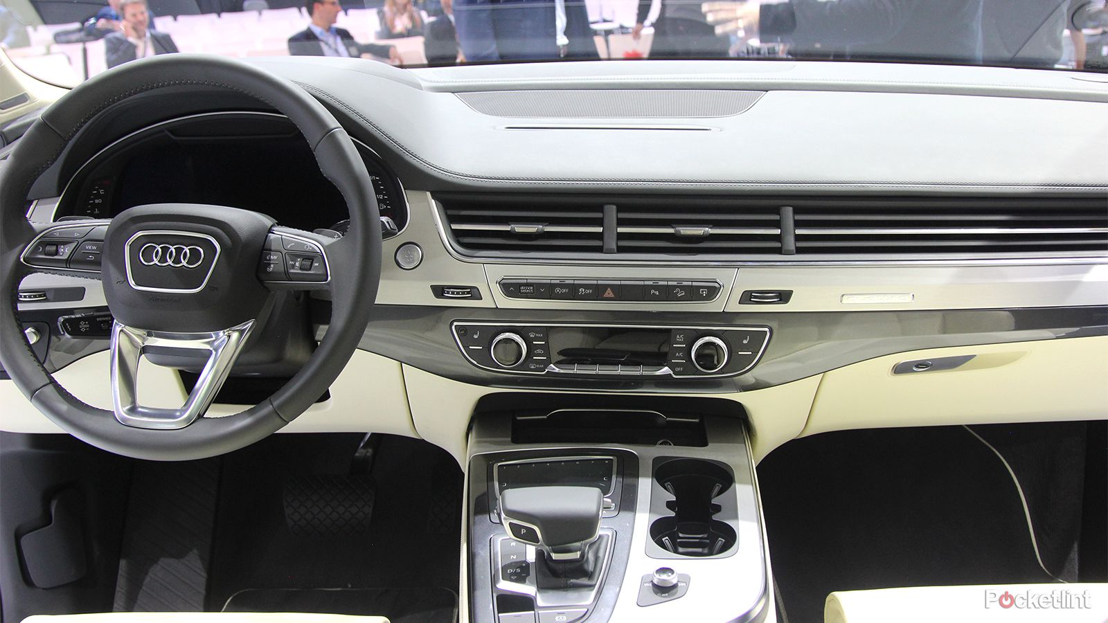 audi q7 awesome tech meets awkward design hands on image 8