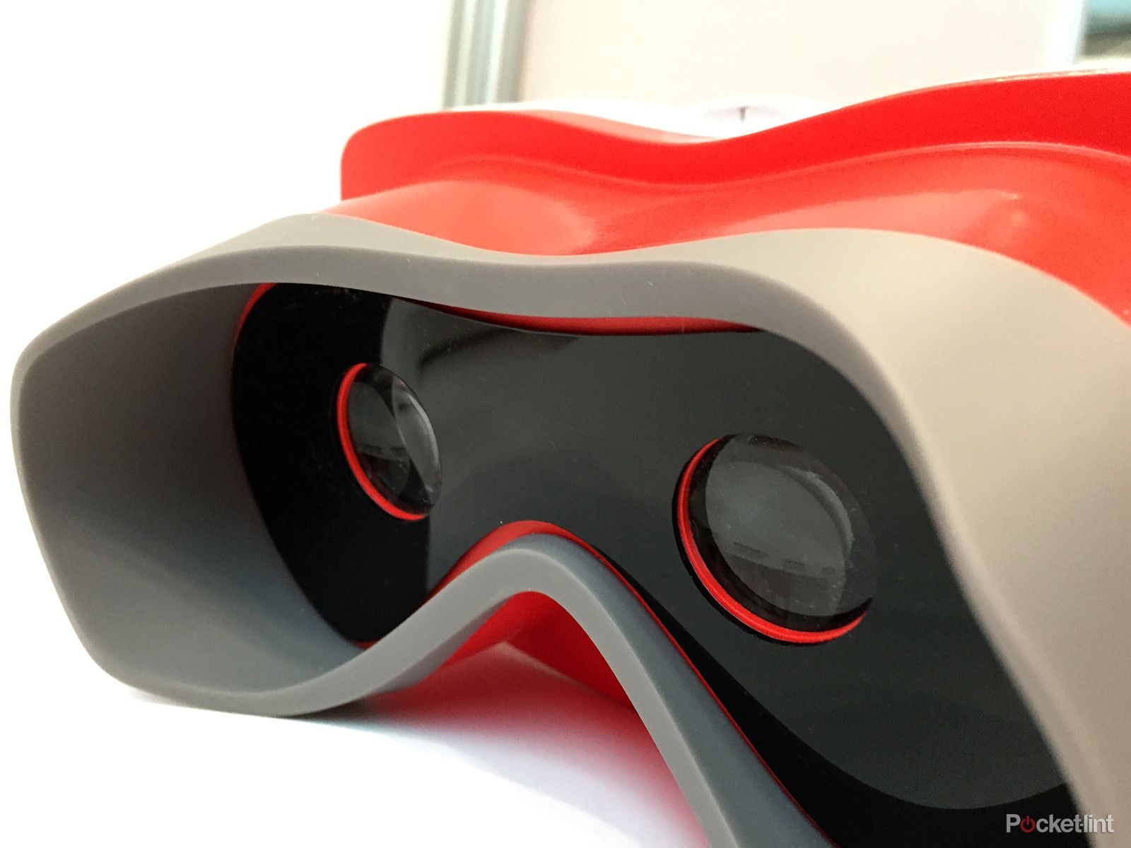 view master hands on the vr reimagining of a 50s classic image 4