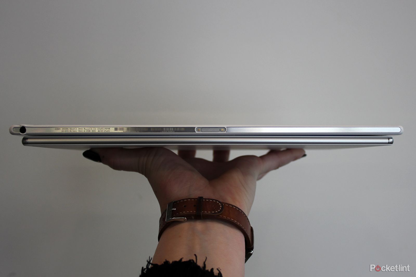 sony xperia z4 tablet hands on slimmer lighter and sexier image 5