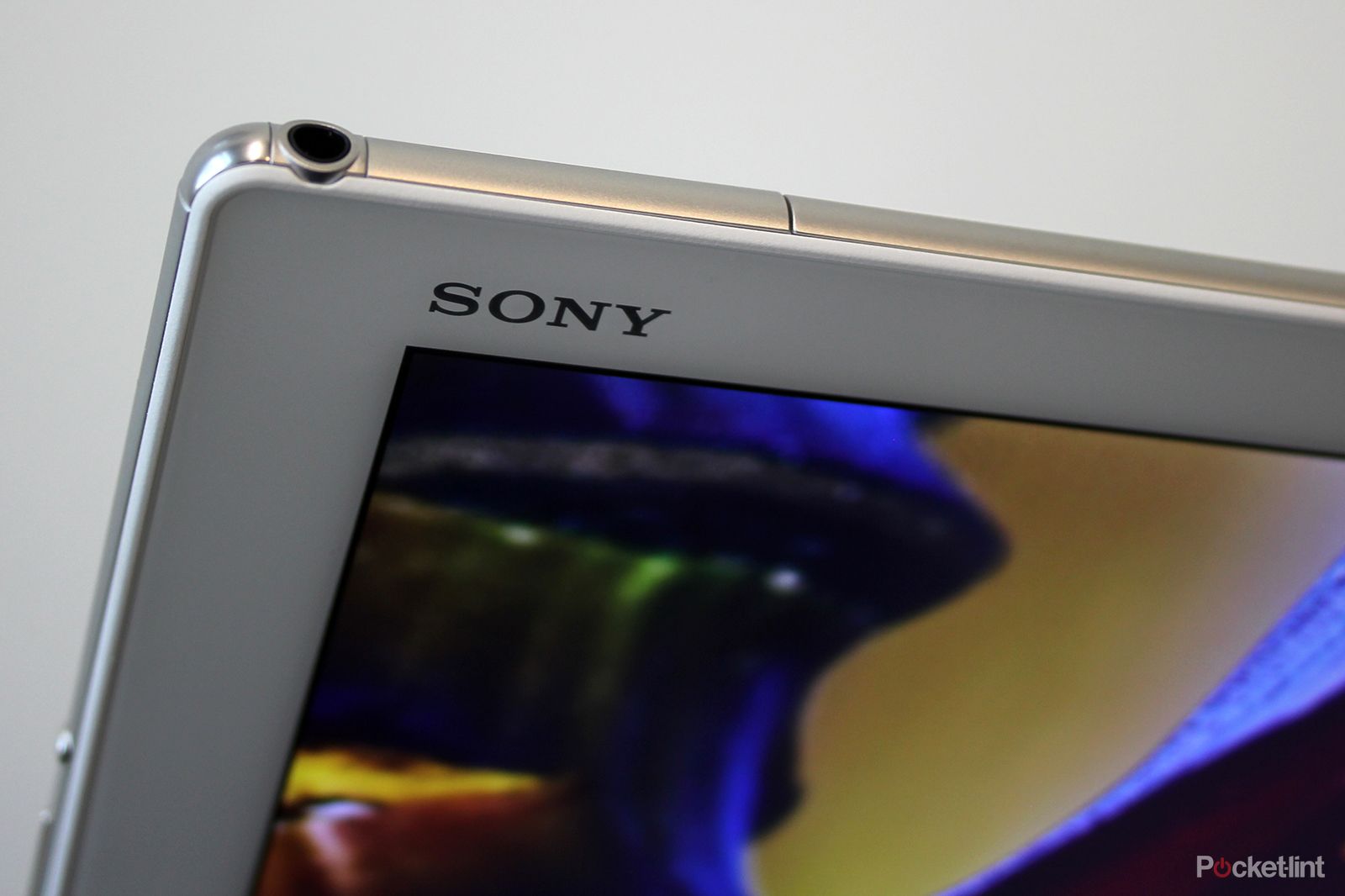 sony xperia z4 tablet hands on slimmer lighter and sexier image 6