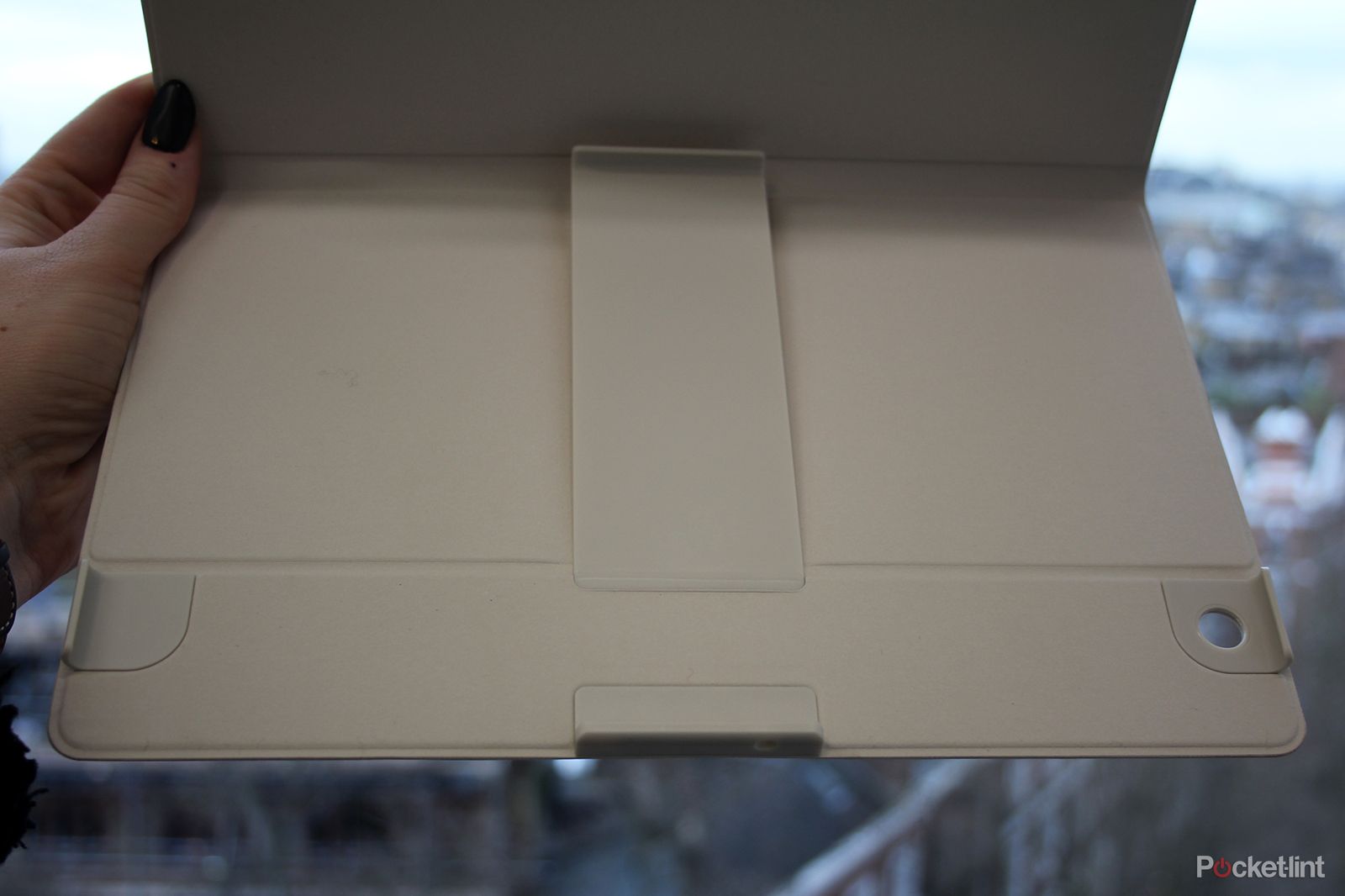 sony xperia z4 tablet accessories hands on slim protection smart speaker and laptop conversion image 7