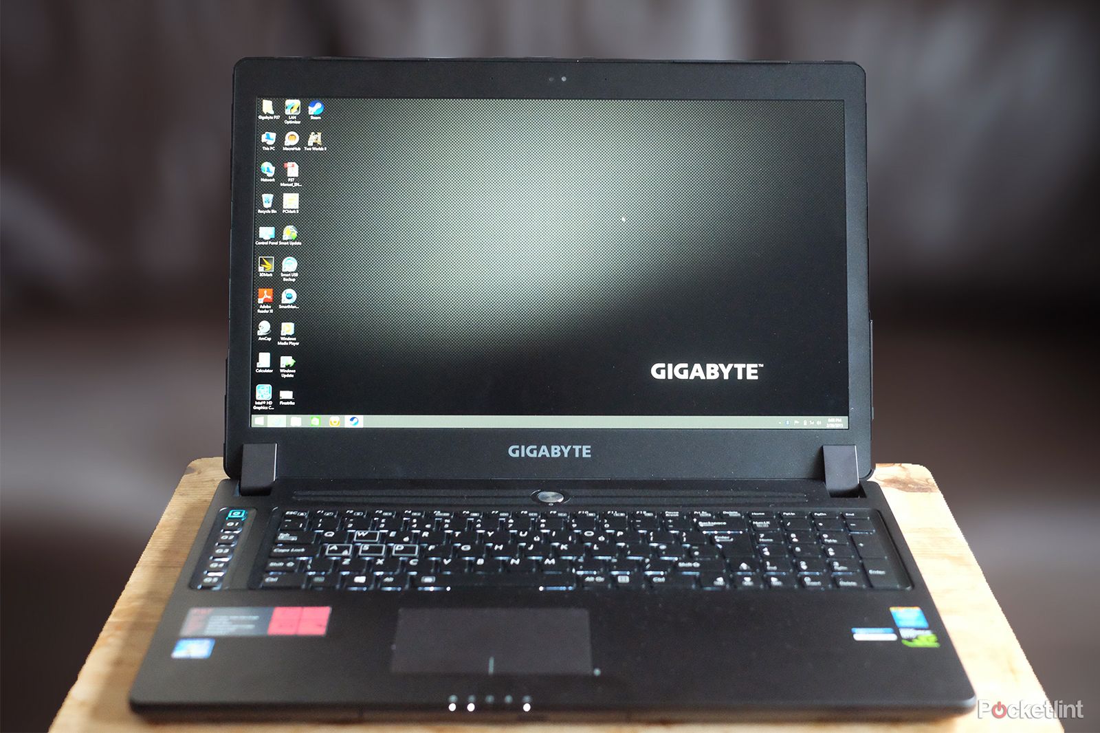 gigabyte p37x v3 review image 1