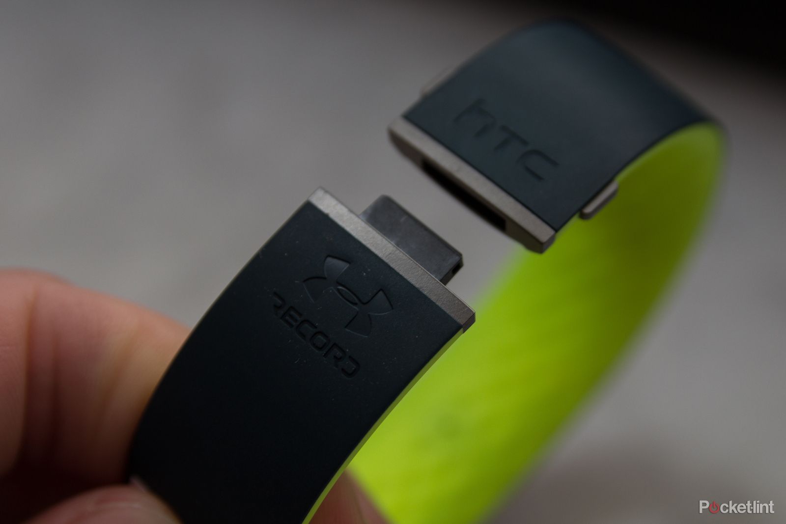 htc grip gps sports tracker is the first child of the under armour and htc union image 6