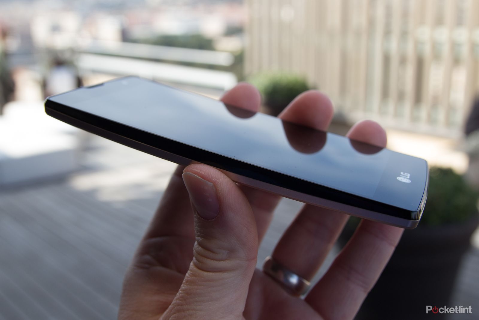 lg magna hands on all about that curve bout that curve no p oled image 7
