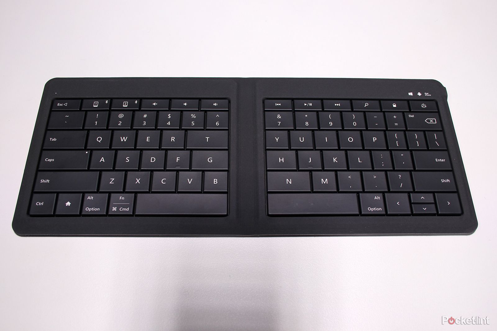 microsoft universal foldable keyboard hands on portable productivity image 9