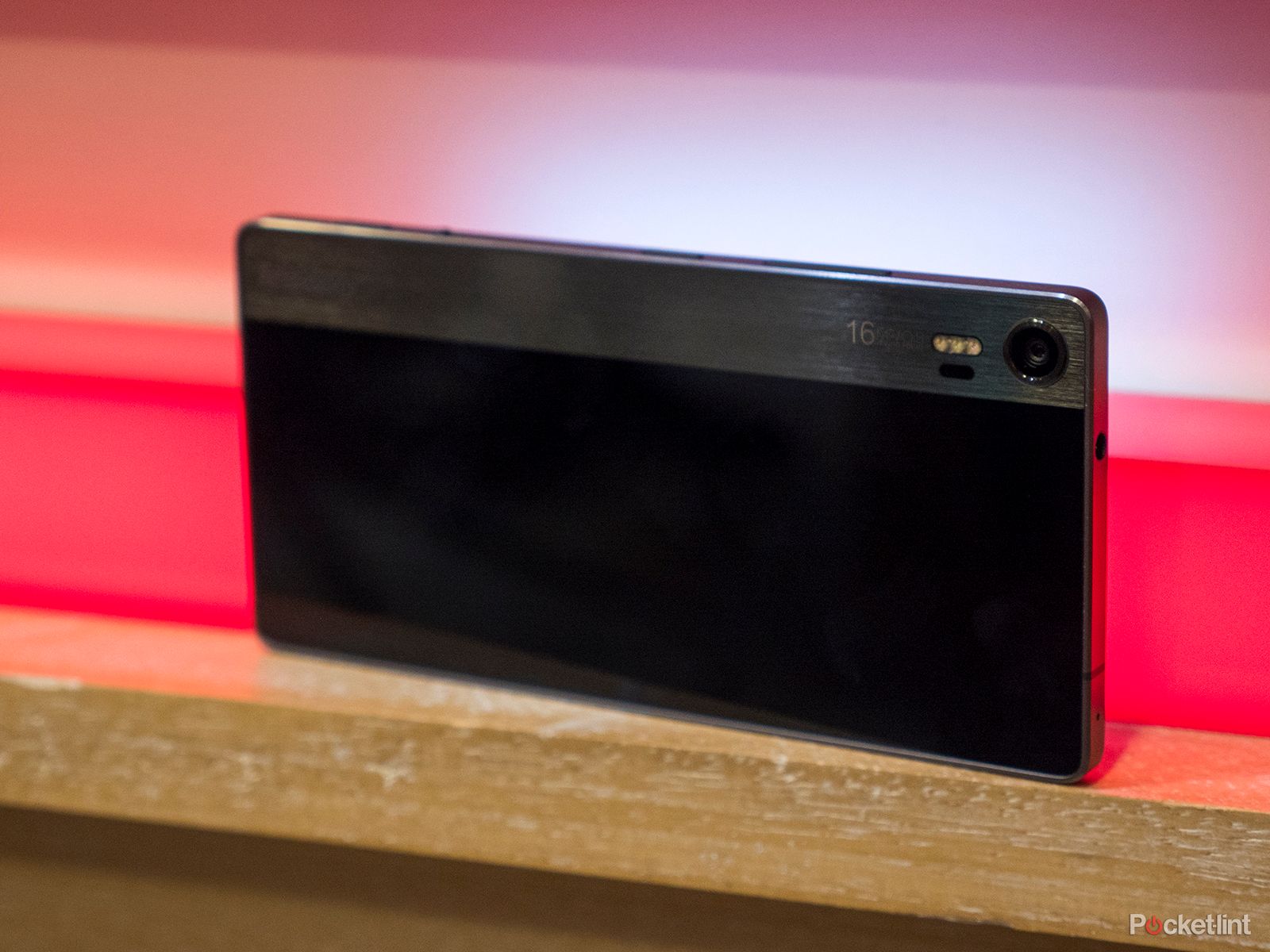 lenovo vibe shot is an interesing camera phone but its name gives off bad vibes hands on  image 1