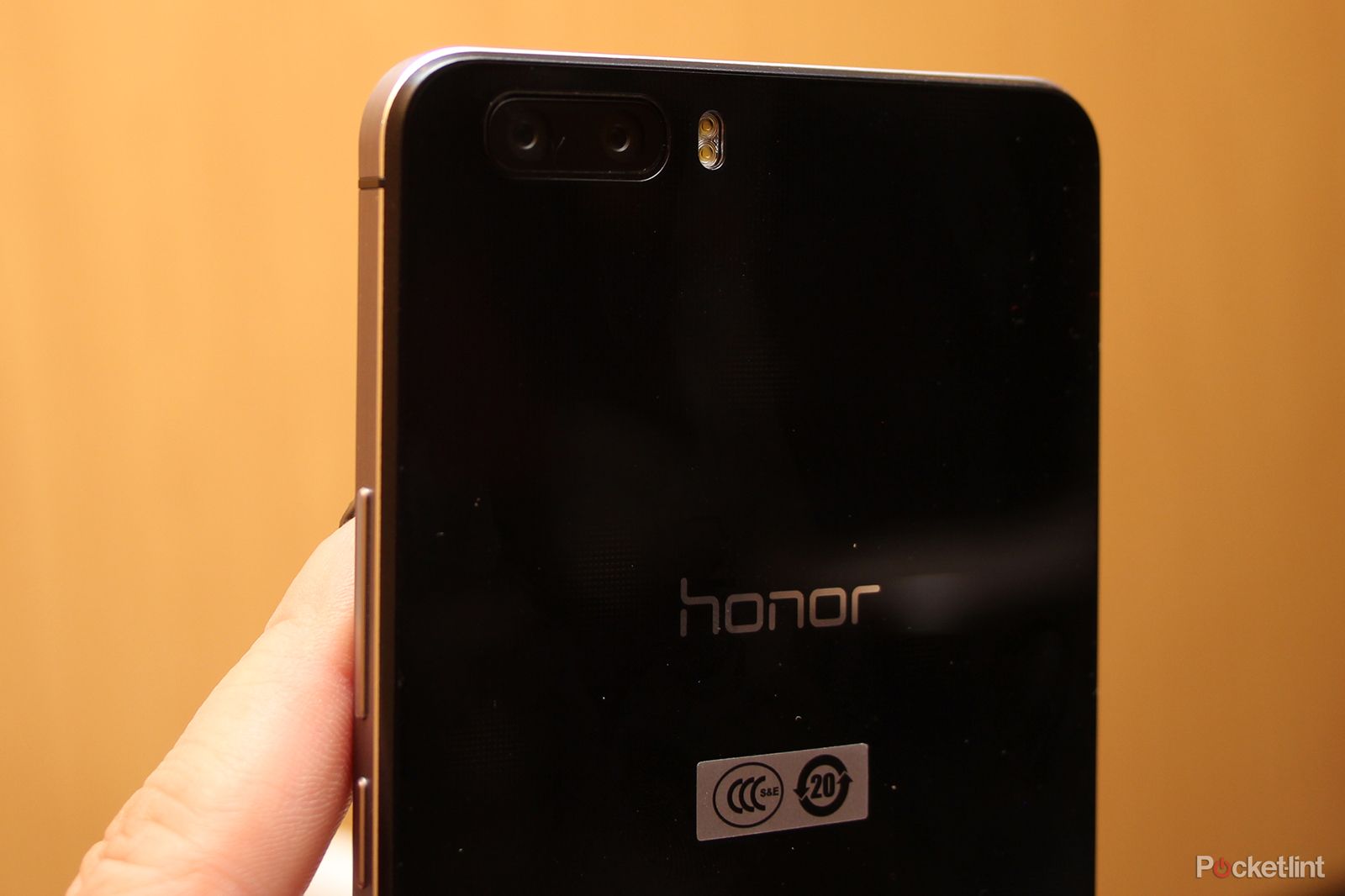 honor 6 plus the two lens snapping smartphone is coming to europe hands on image 2