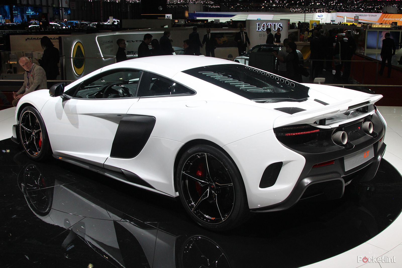 mclaren 675lt british beauty with added sting in the tail hands on image 4