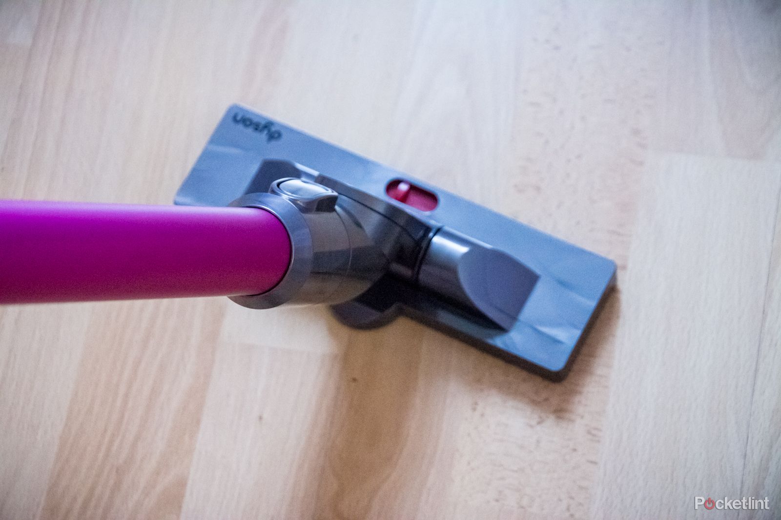 dyson v6 absolute the mother of all cordless vacuum cleaners hands on image 22