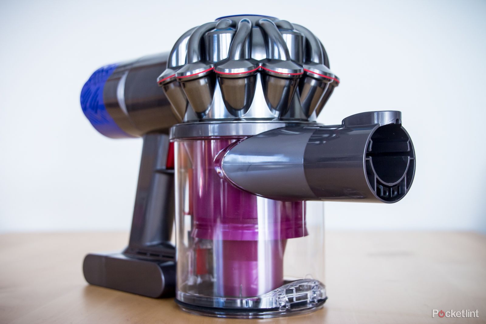 dyson v6 absolute the mother of all cordless vacuum cleaners hands on image 4