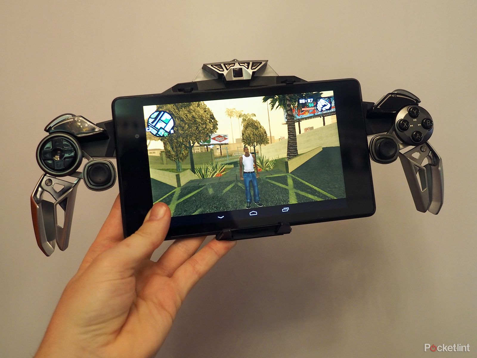 Mad Catz Lynx 9 mobile gaming controller is as cool (and complex) as the  Batcycle (hands-on)