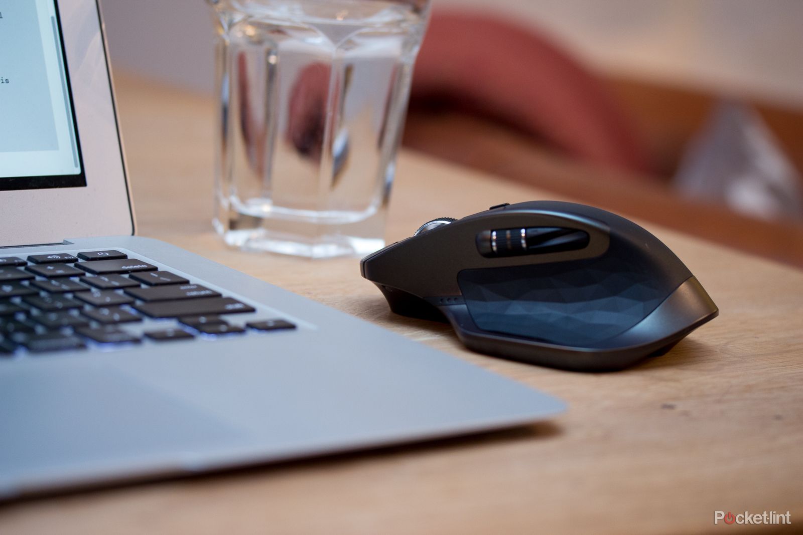 logitech mx master wireless mouse the mouse is making a comeback and is better than ever image 1
