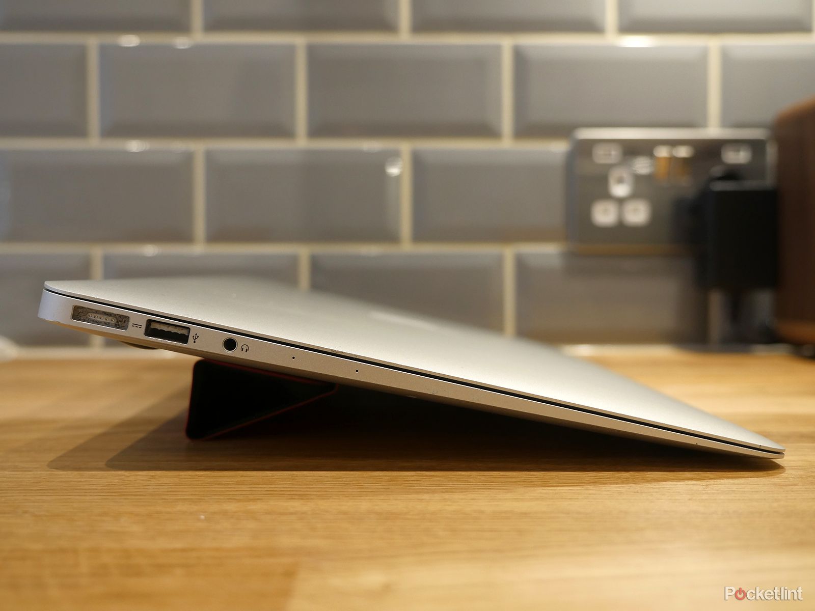 twelve south baselift for macbook review upstanding support image 1