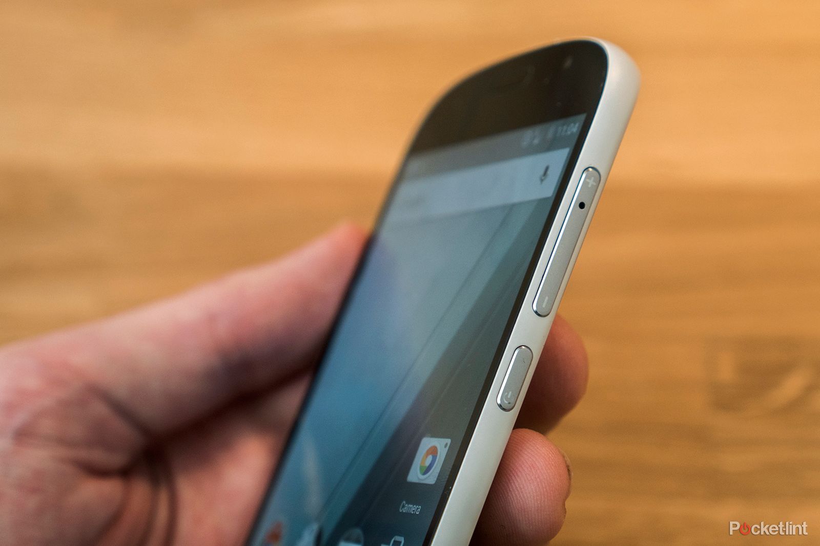 yotaphone 2 now available in white price drop to 440 image 7