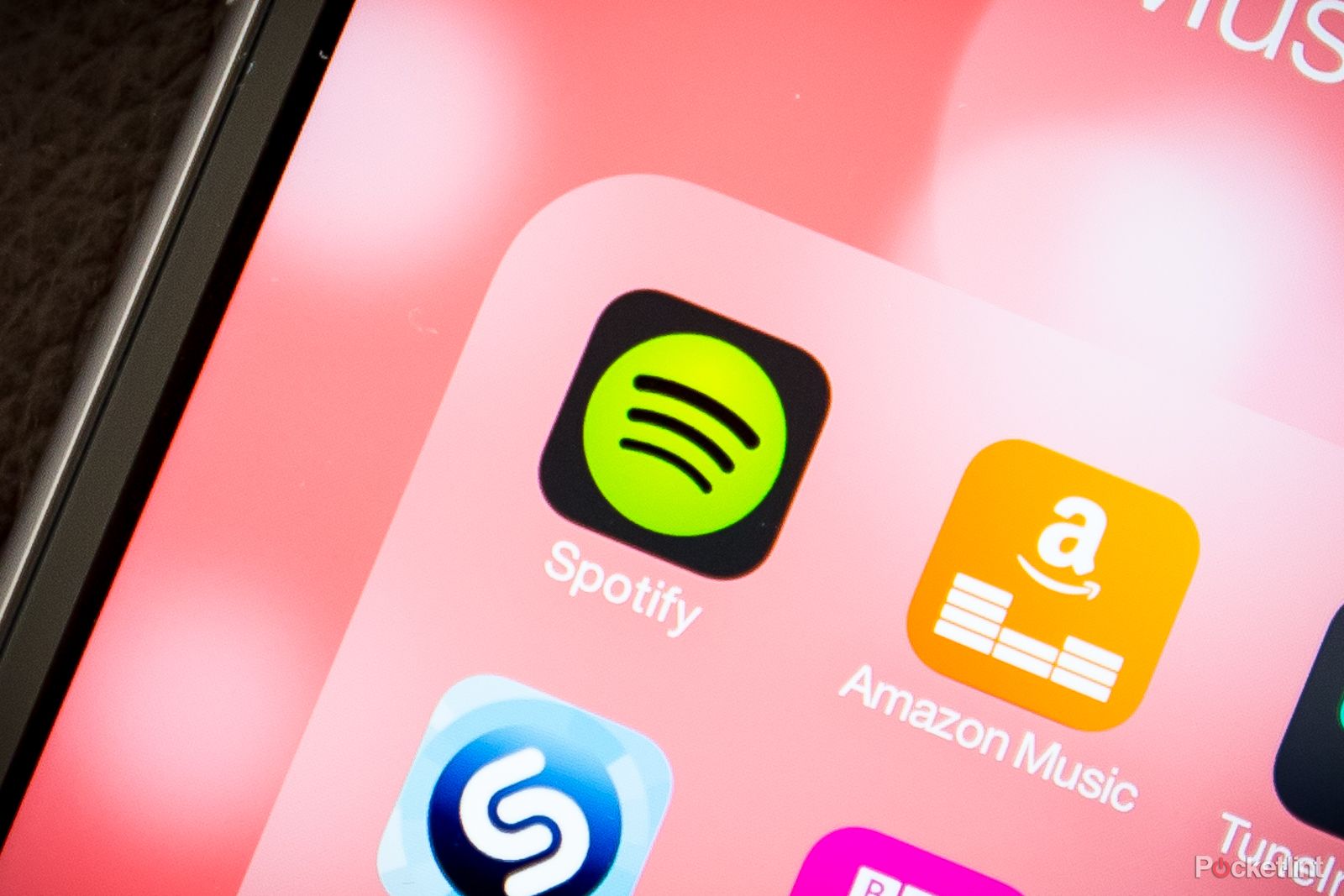 Spotify’s iPhone Lock Screen widget puts listening to your tunes just a tap away