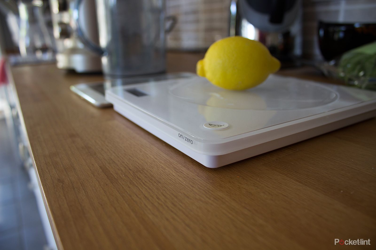 calorie counting just got easy situ smart scale even tracks vitamin intake image 1