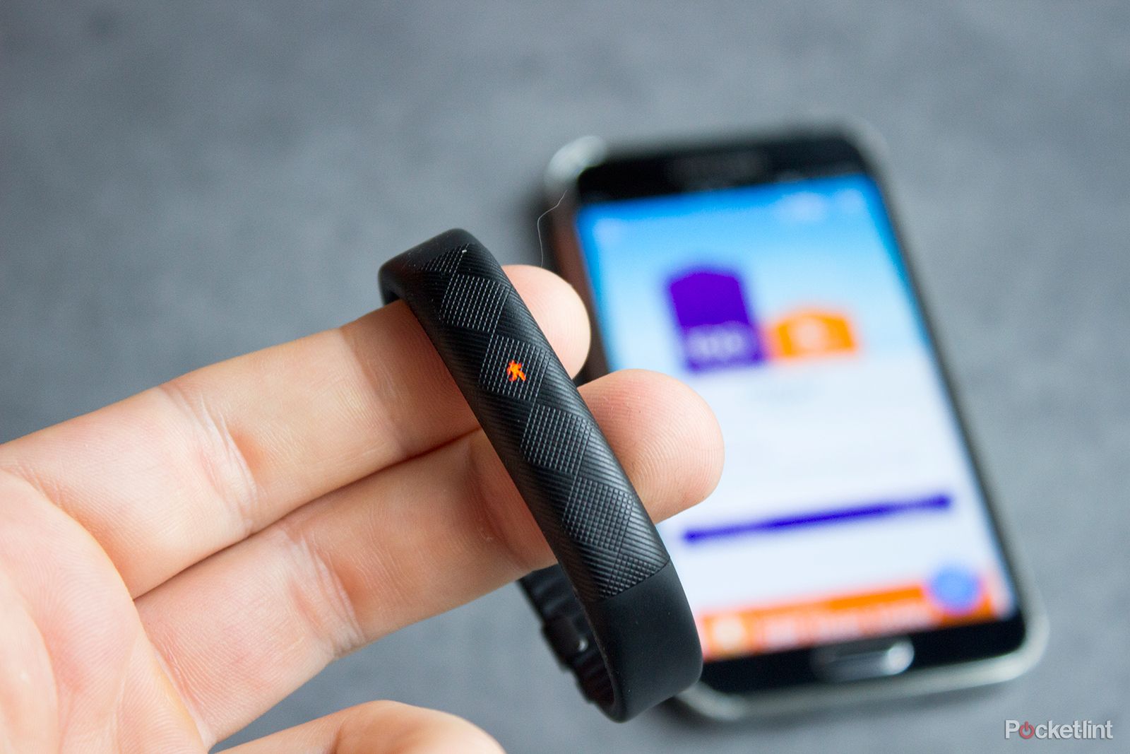 jawbone up2 hits the uk smaller and more intelligent than ever image 1