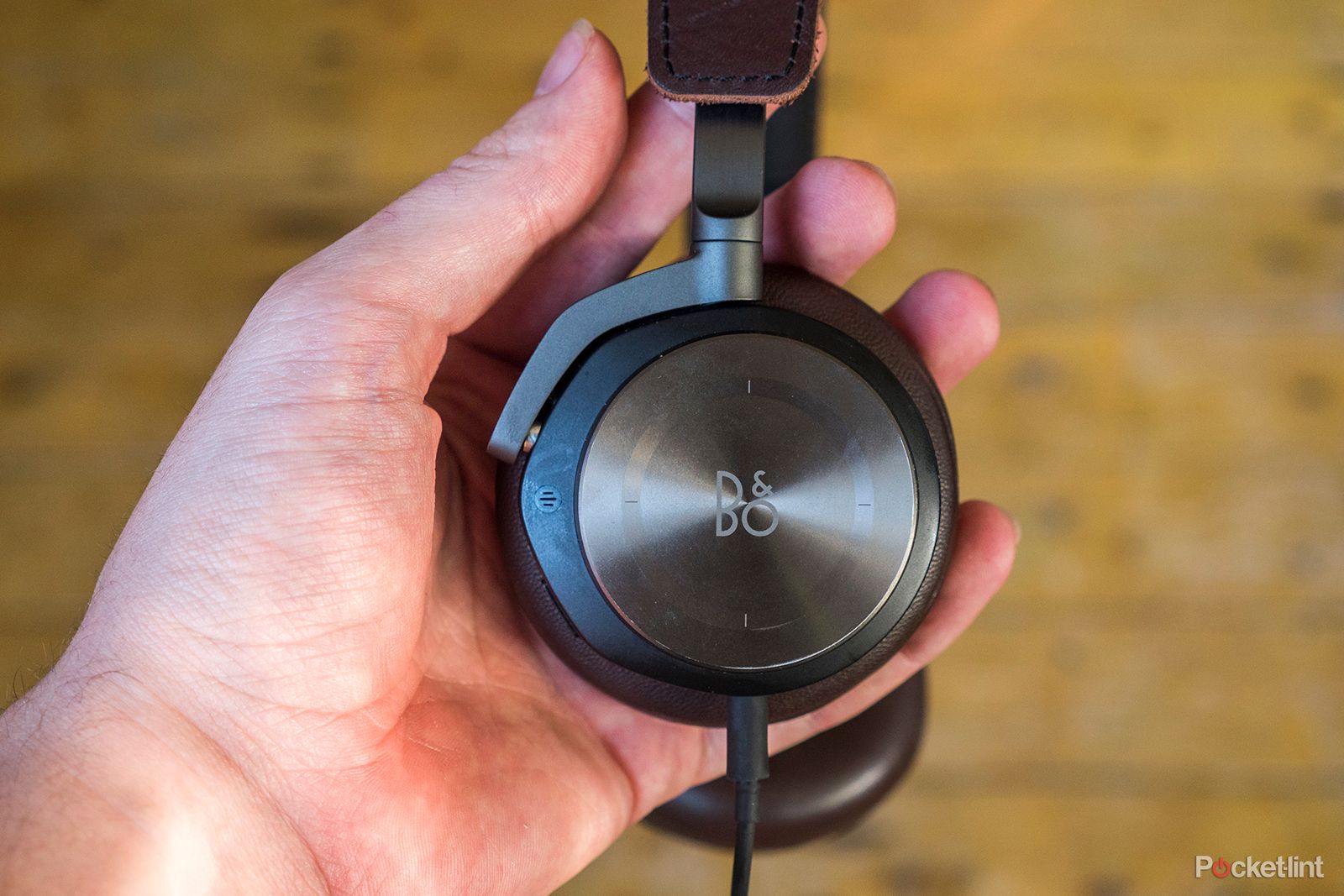 bang olufsen beoplay h8 review image 7