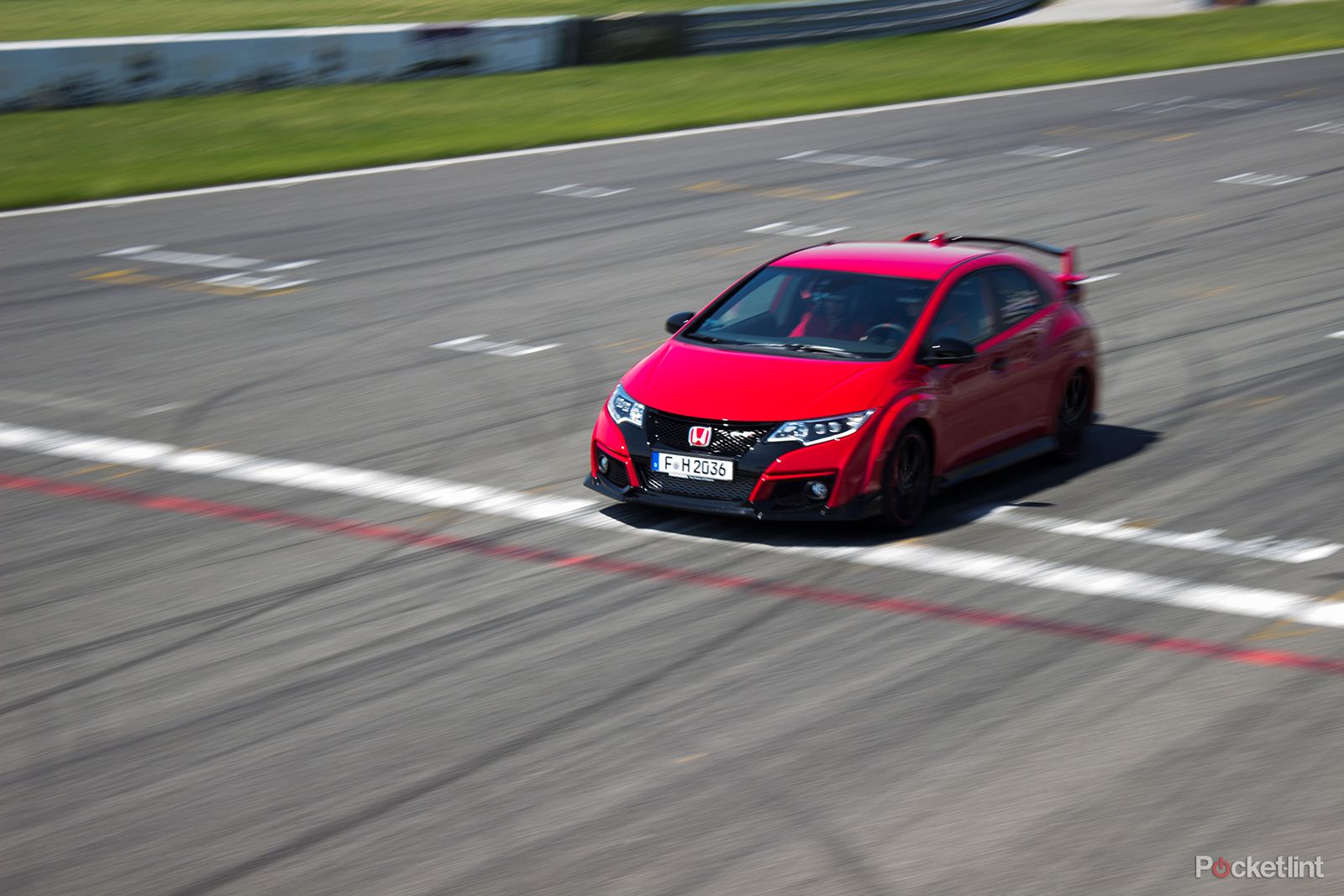 honda civic type r 2015 first drive a track car for the road image 1
