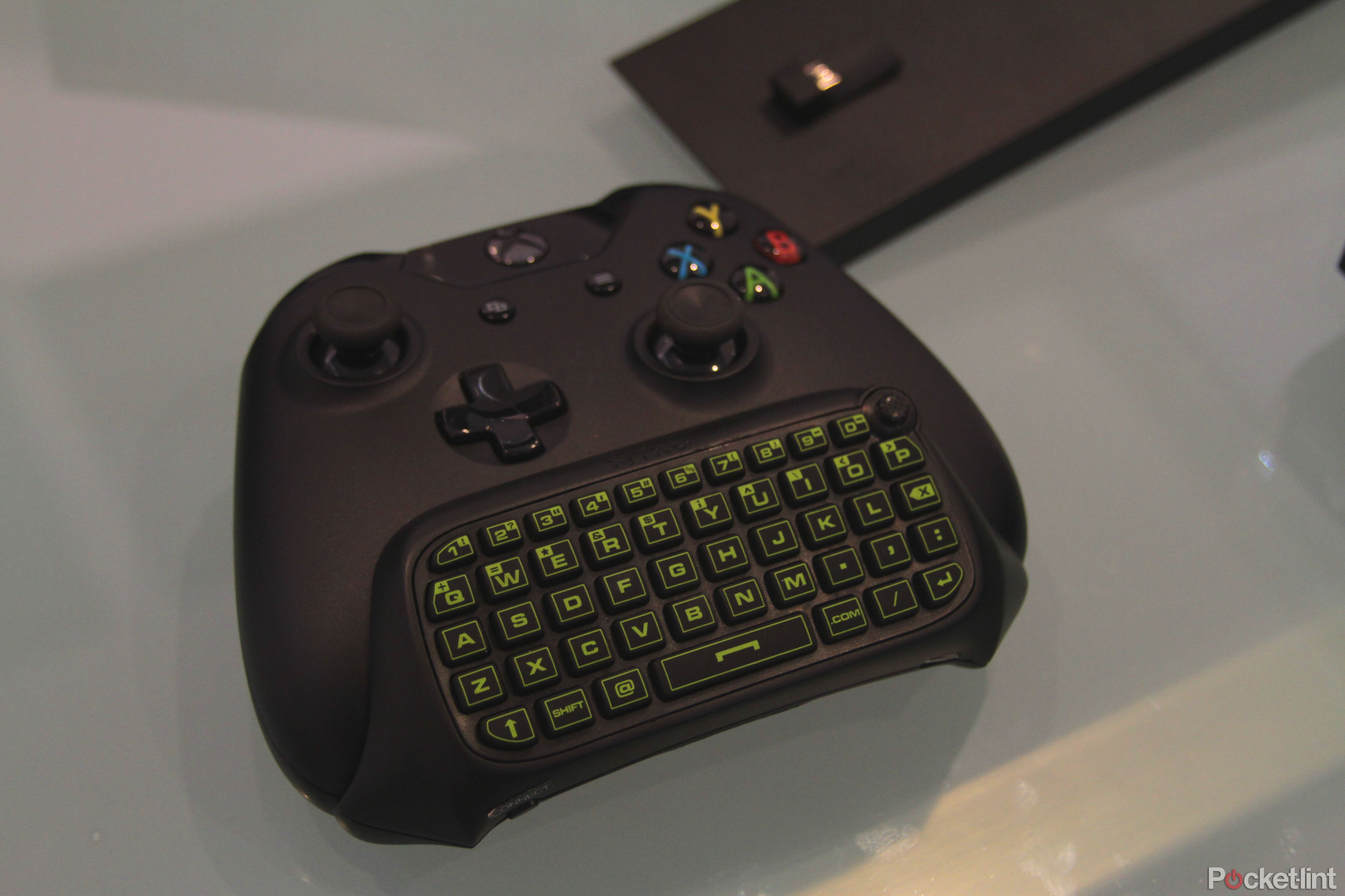 nyko has xbox one gamers covered with its new data bank enclosure type pad keyboard and more hands on image 4