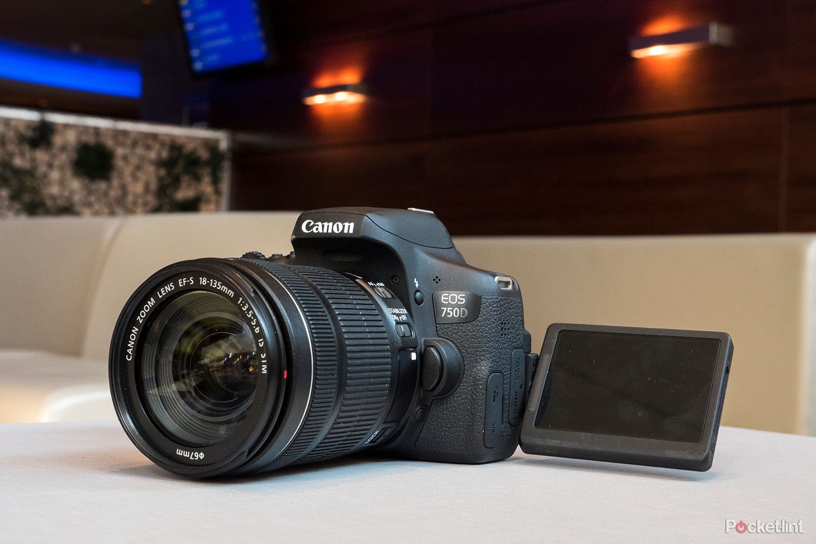Danser het formulier Geplooid Canon EOS 750D review: Revered mid-ranger