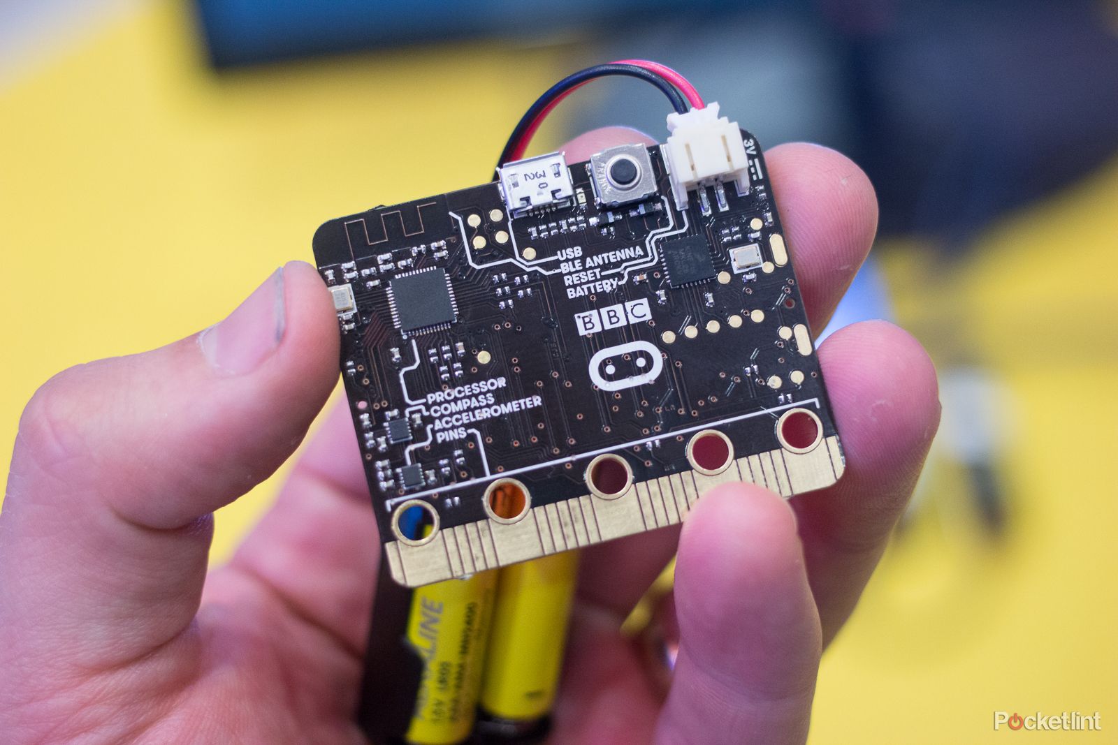 bbc micro bit promised for 1 million 11 12 year olds in the uk image 1