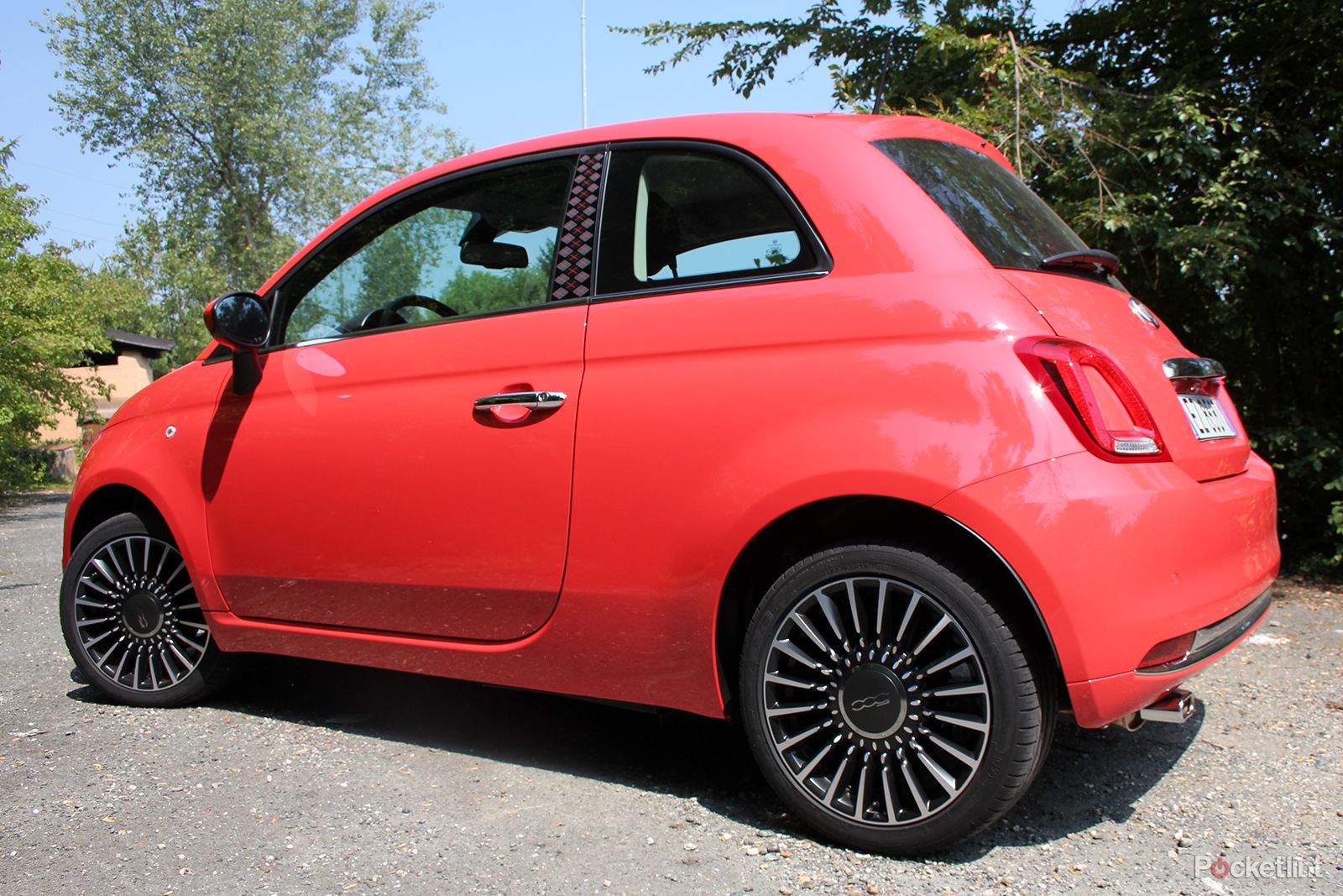 new fiat 500 first drive cute charming and colourful image 5