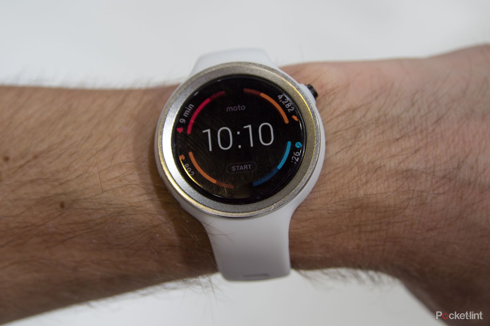 moto 360 sport is an athletic lean on moto s new smartwatch image 1