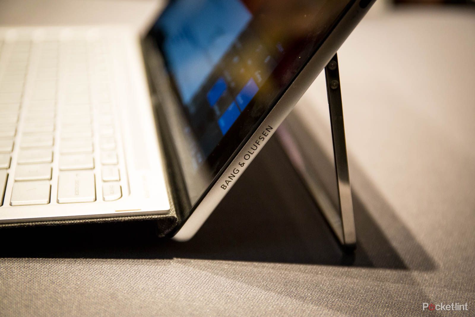 hp spectre x2 hands on image 3