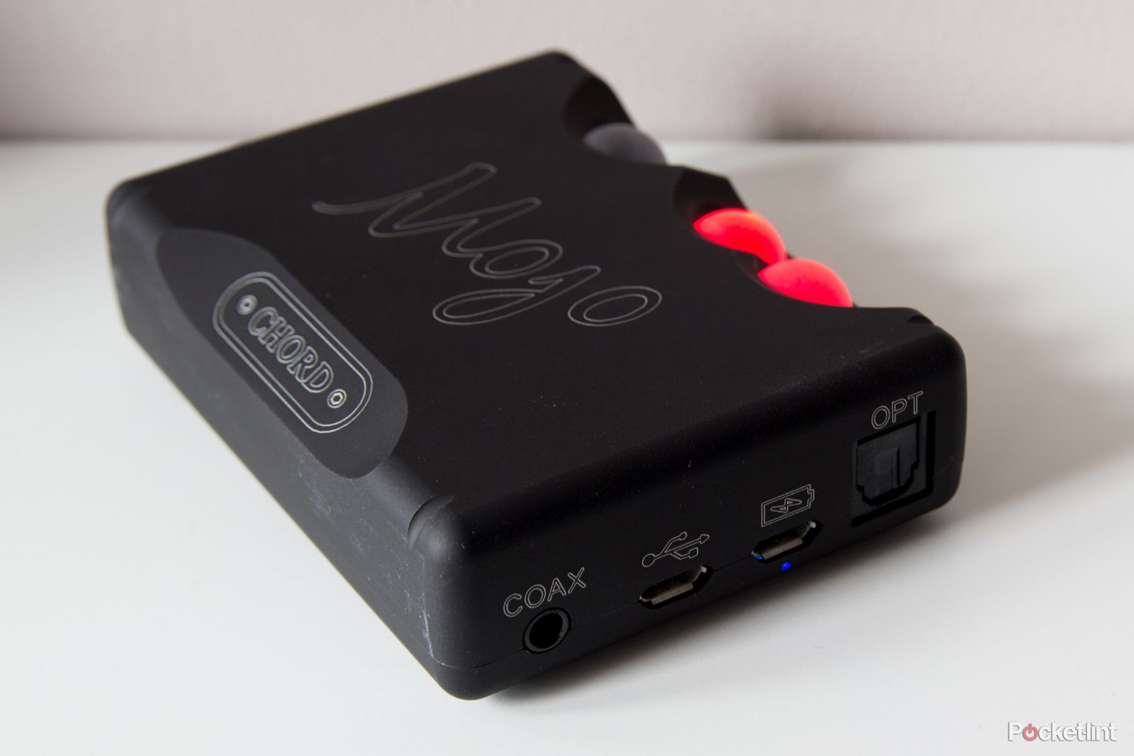 chord mojo the dac that wants to make your smartphone sound better image 3