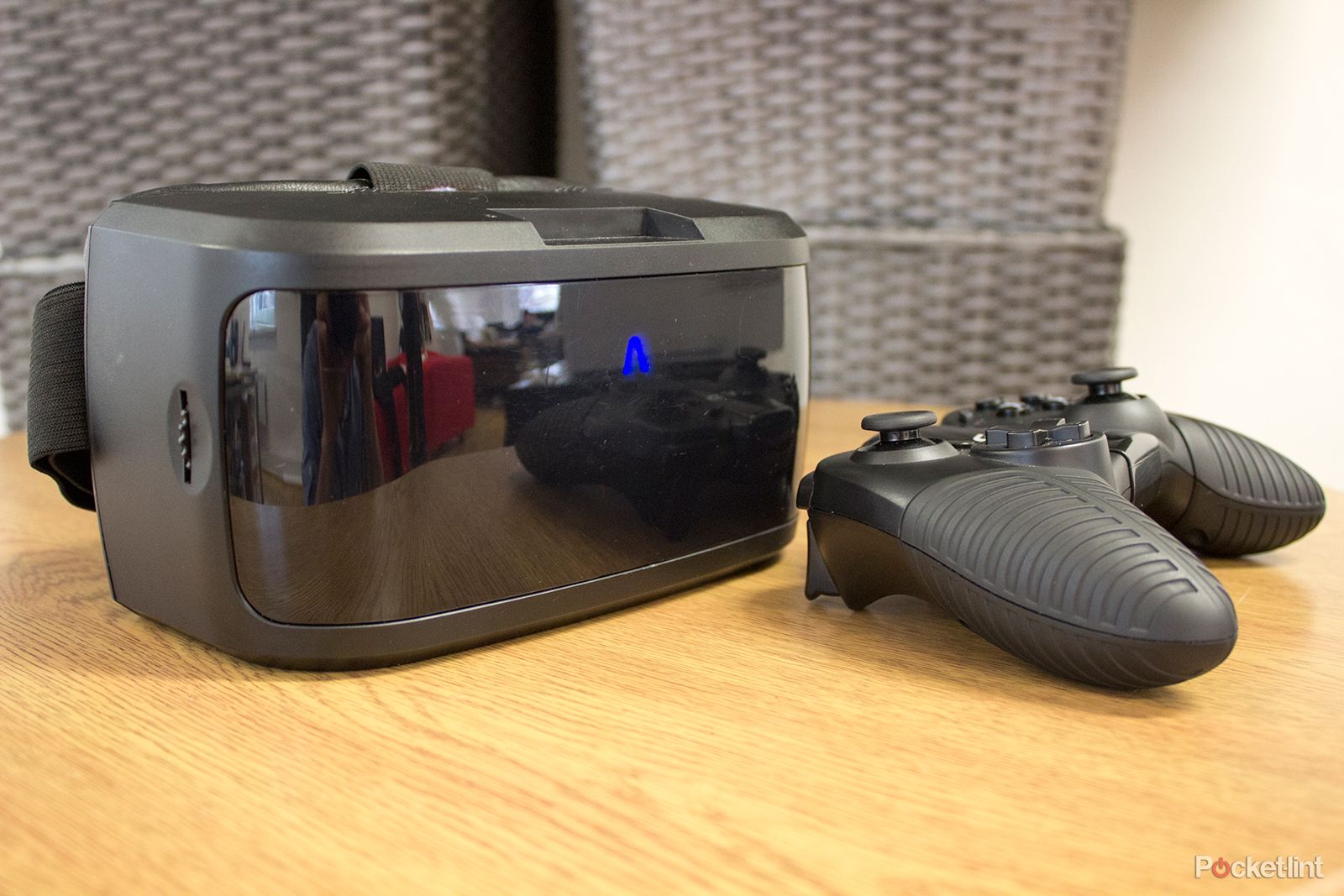 auravisor makes vr totally wireless and affordable at last image 1