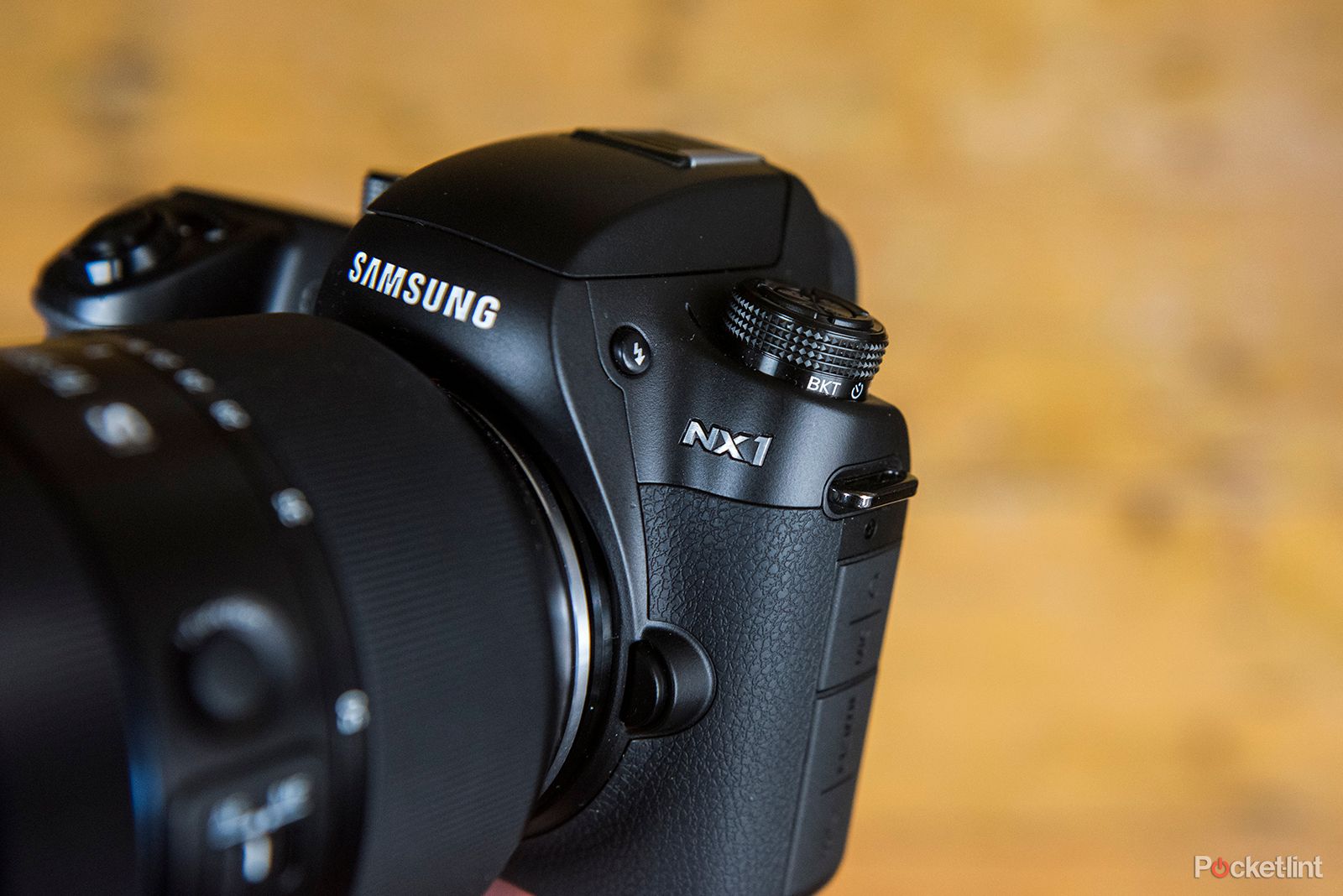 samsung pulls out of cameras in the uk cites decline in interest image 1