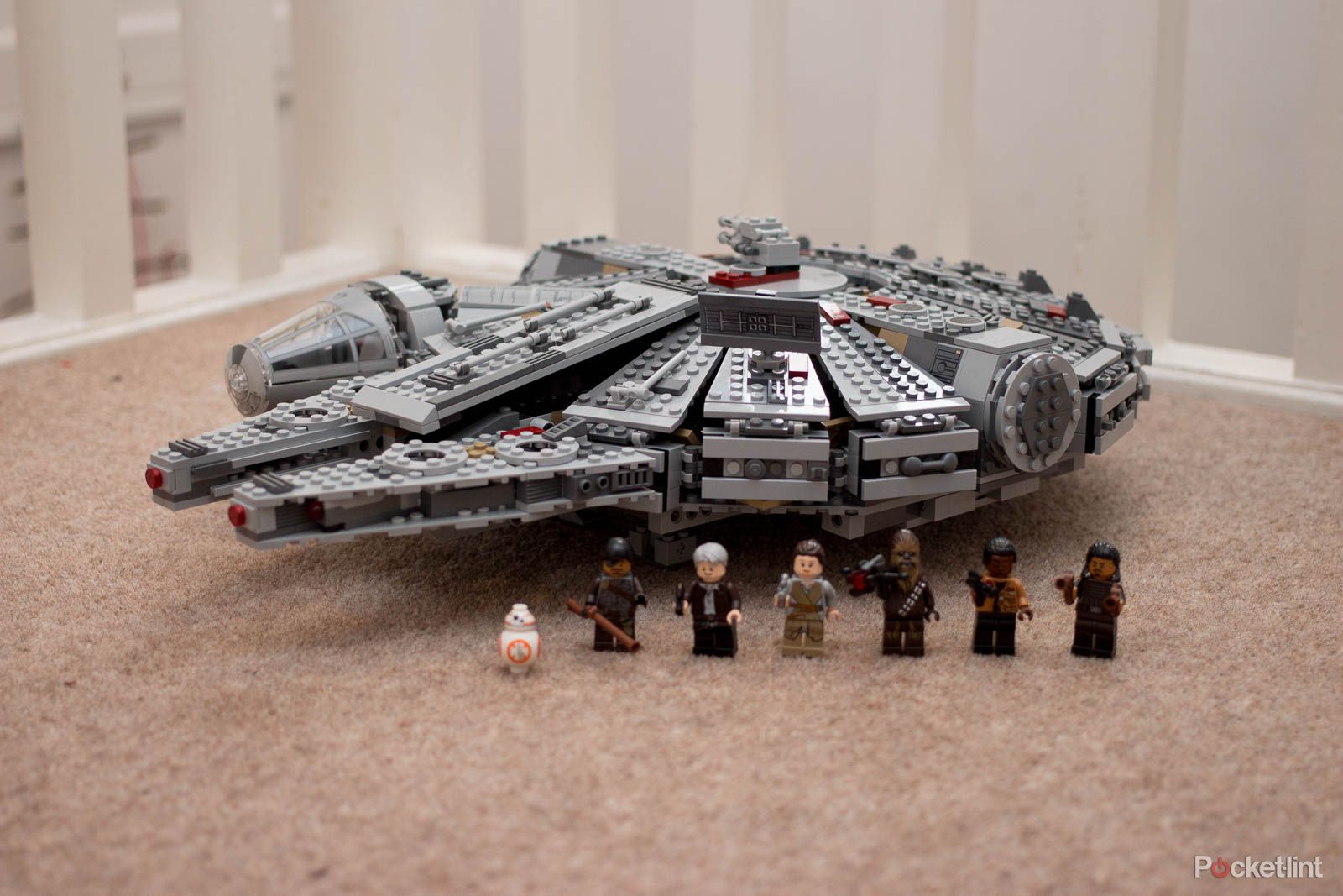 Ernæring Fremragende vinge Lego Star Wars Millennium Falcon Review: Chewie, we're home