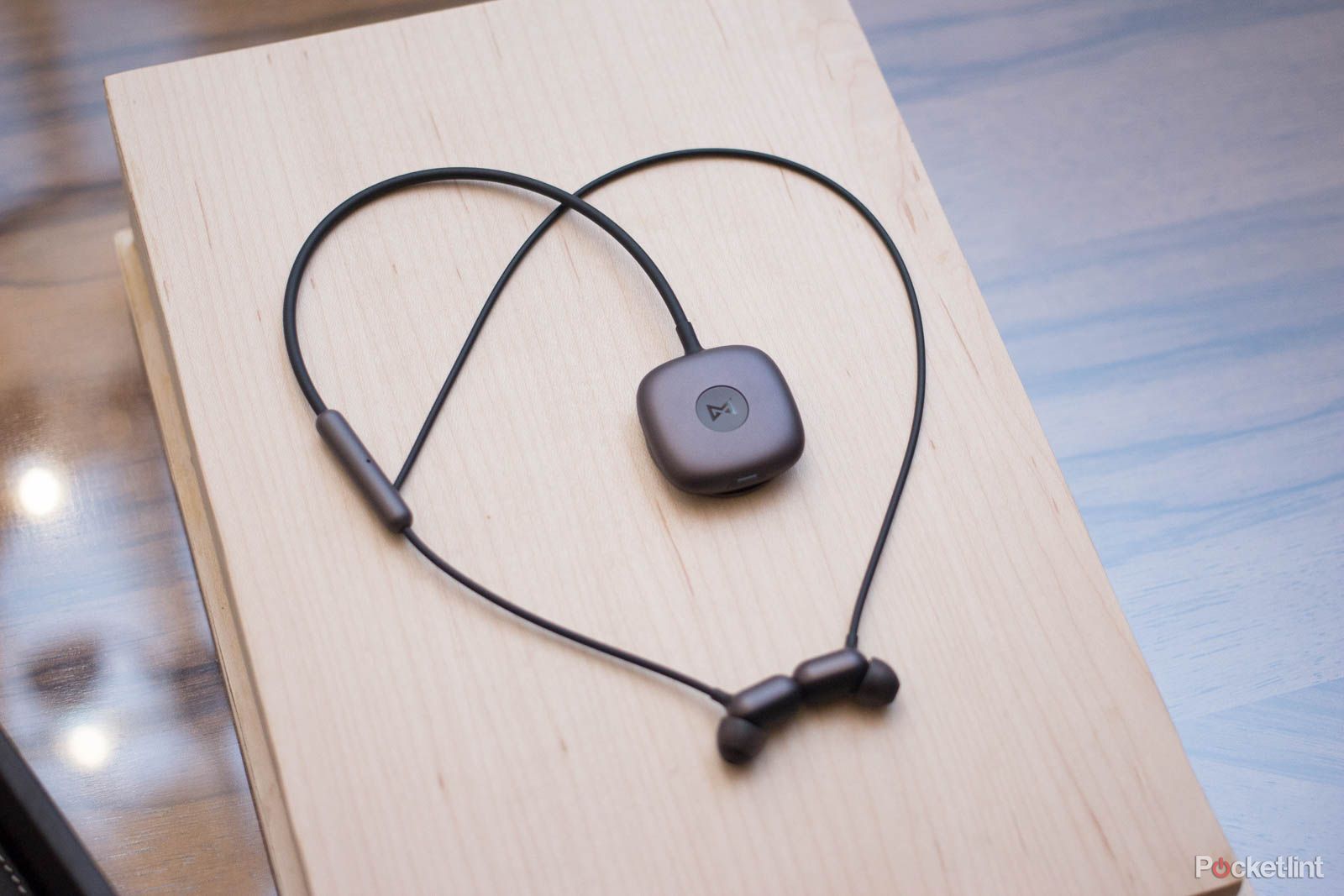 misfit enters audio world with activity tracking wireless earphones specter image 1