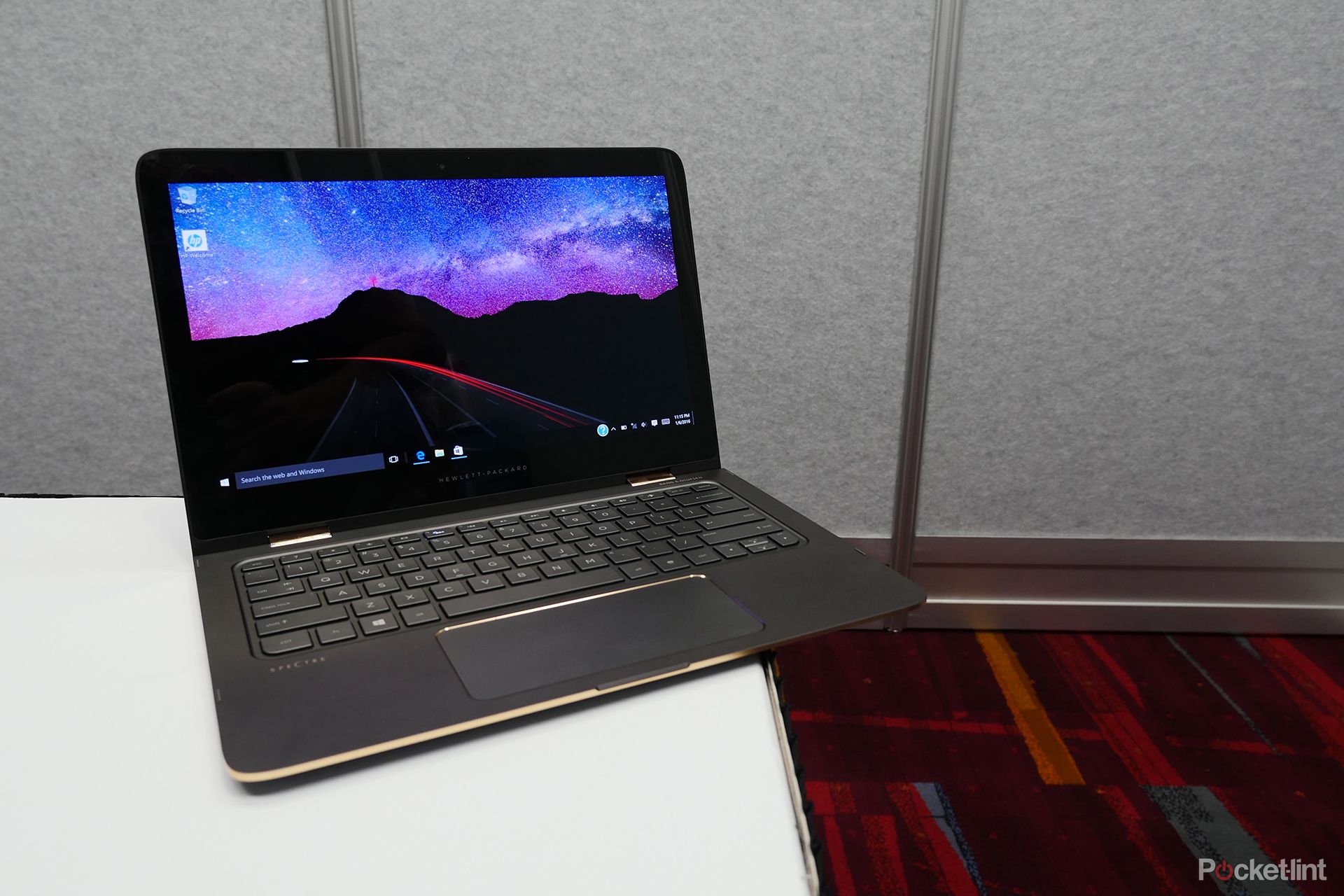 hp spectre x360 2016 preview image 1