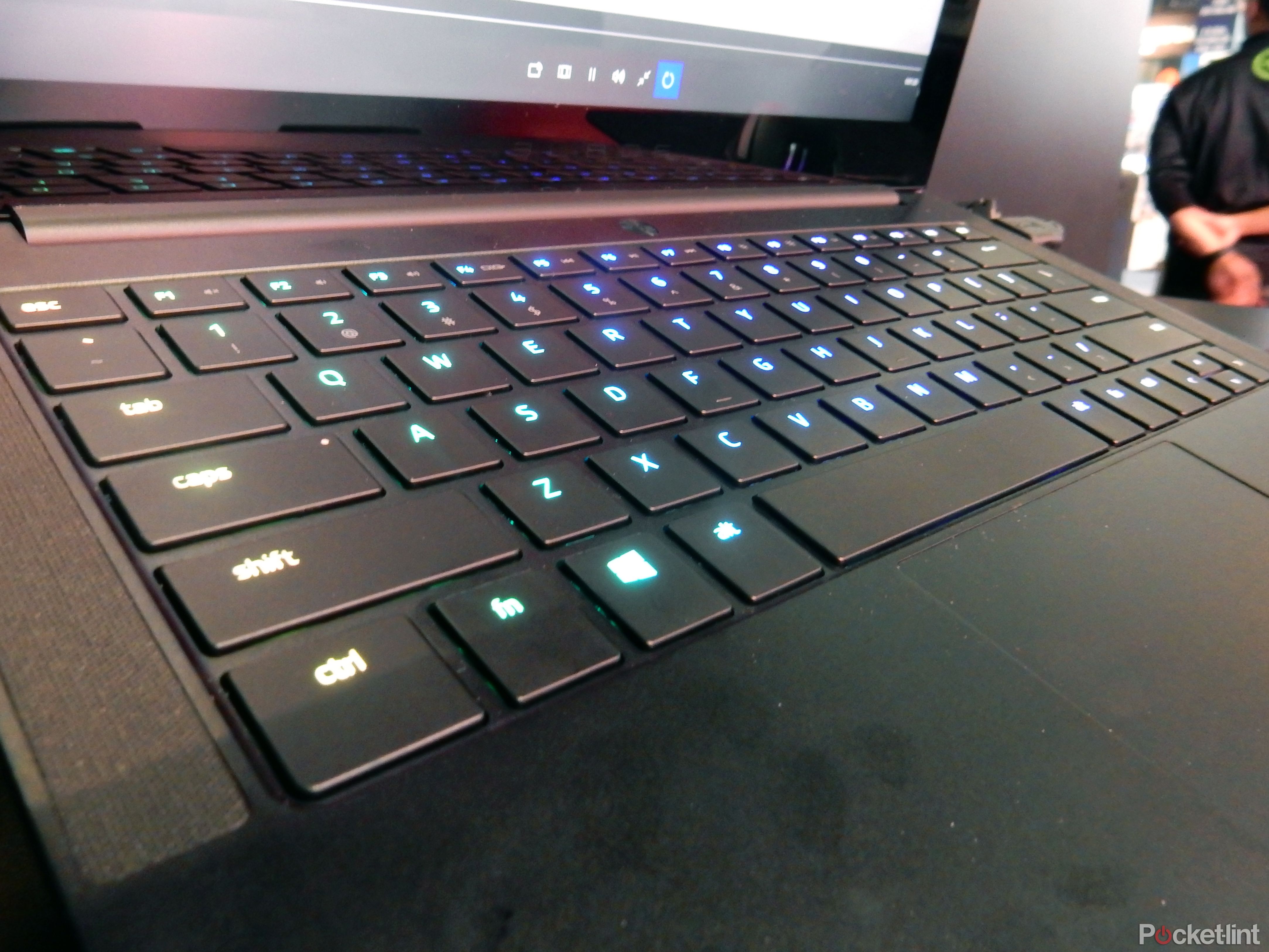 razer enters ultrabook territory with this new beaut image 11