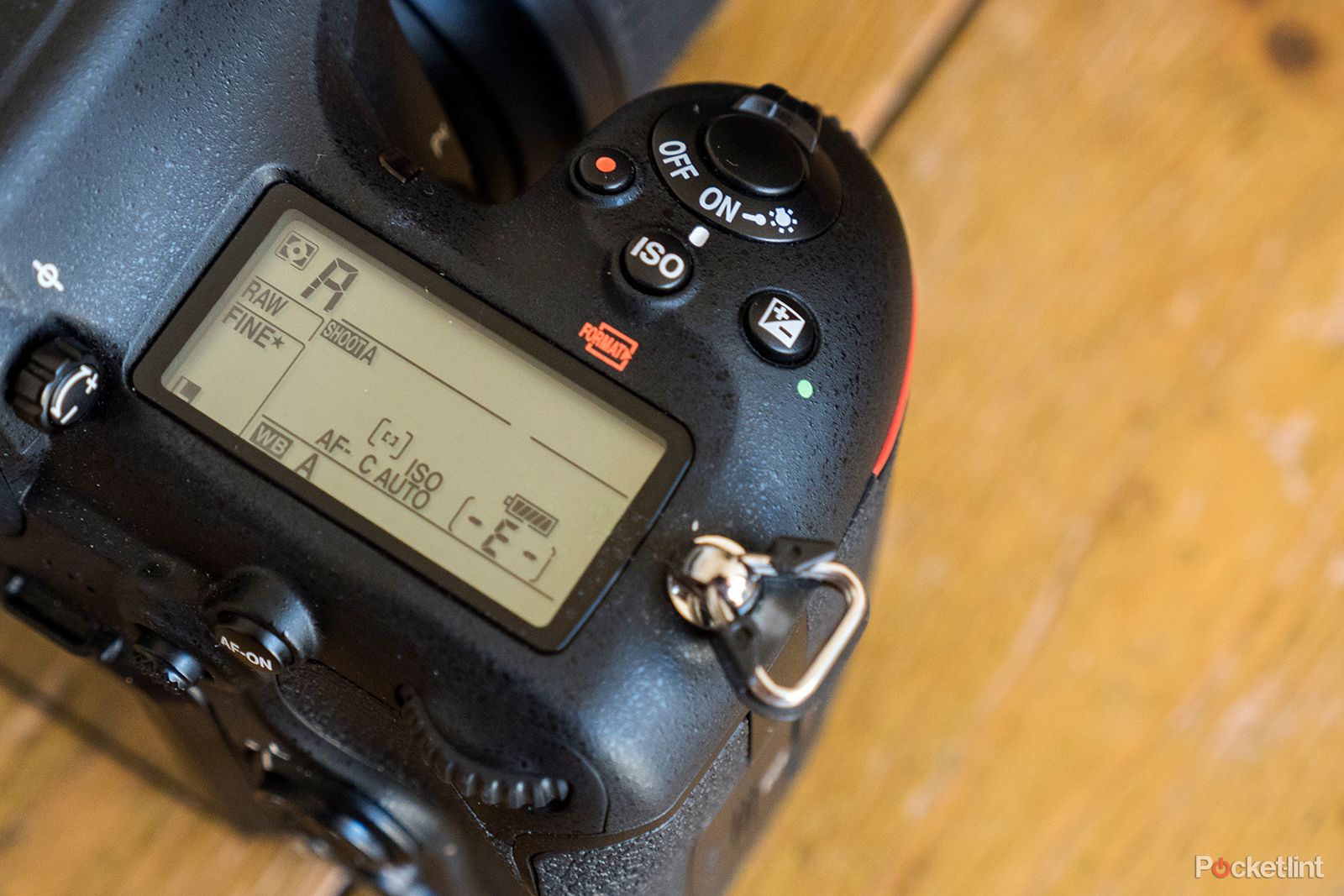 Descatalogada la Nikon D500, Fujifilm se queda por ahora sola en el  segmento de las APS-C profesionales