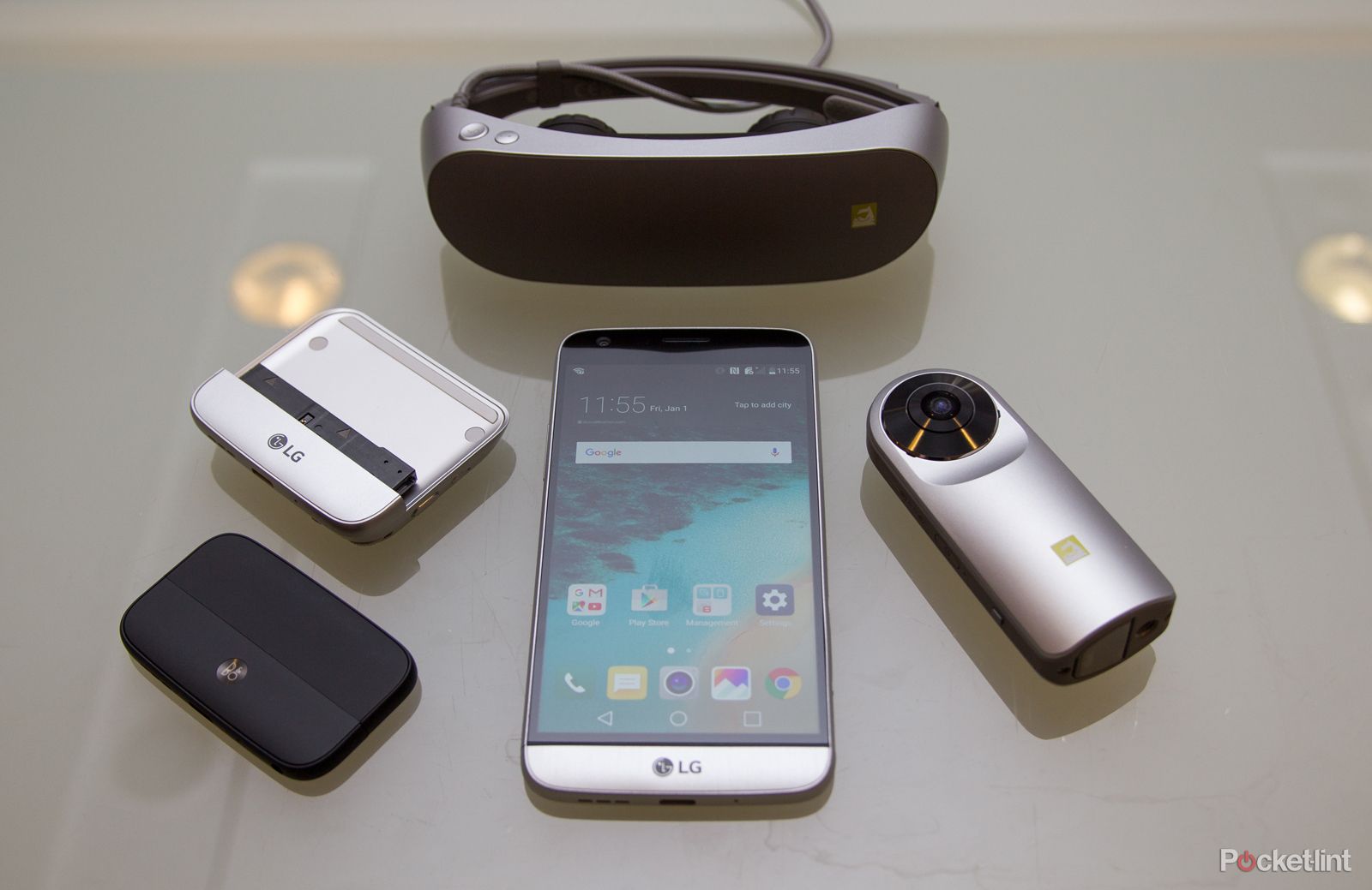 lg g5 and friends is an explosion of fun smartphone 360 camera vr headset and more image 1