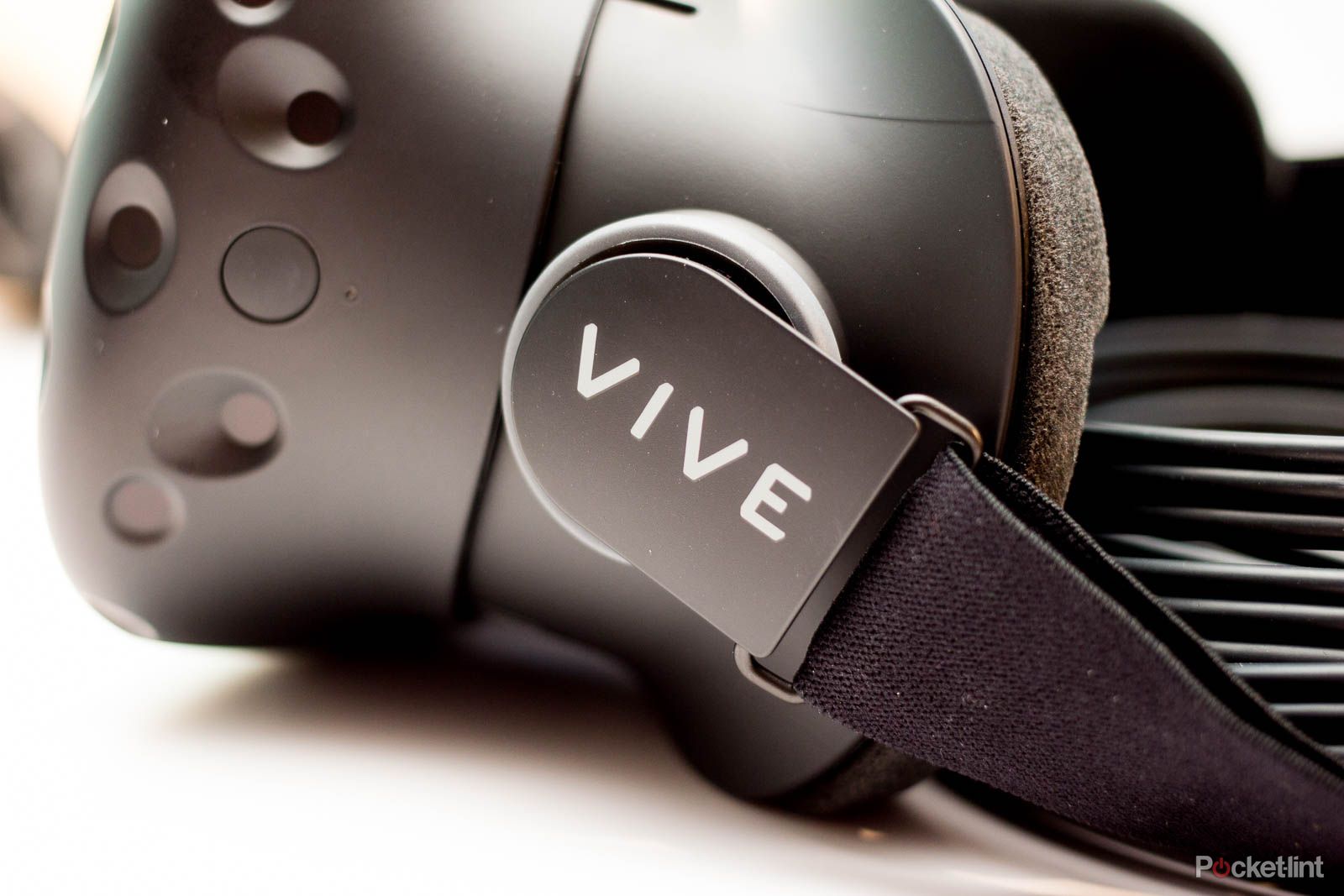htc vive recommended pc specs are slightly more forgiving than oculus rift s image 1